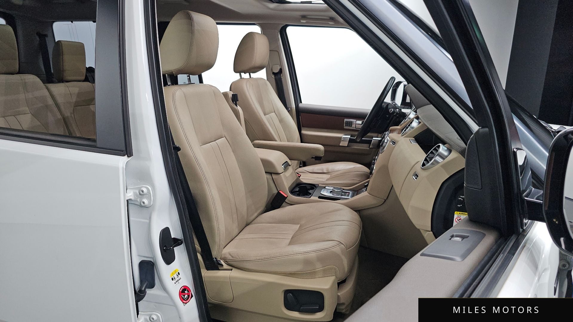 Land Rover Discovery 2016 — миниатюра 12