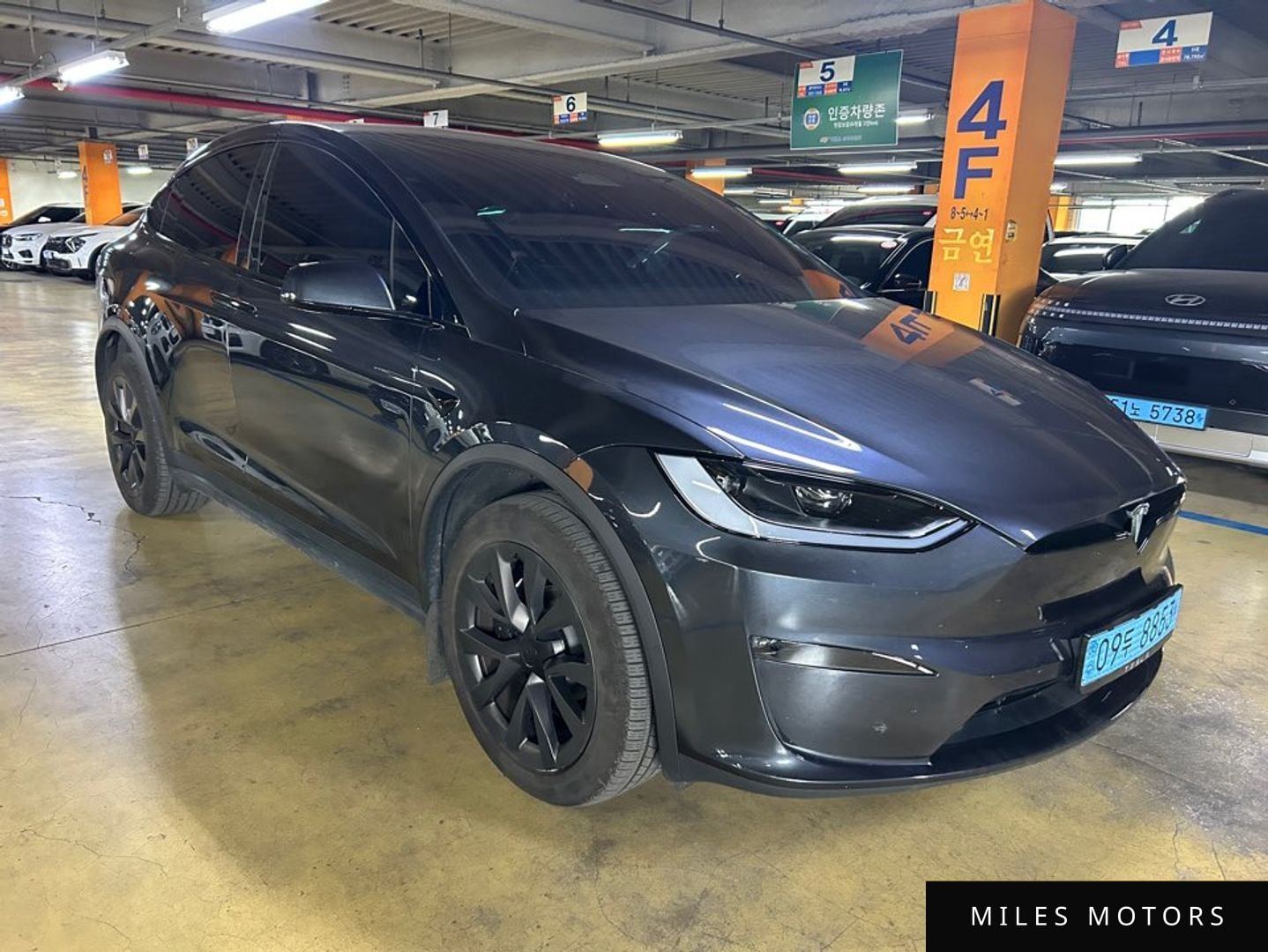 Tesla Model X 2024 — миниатюра 6