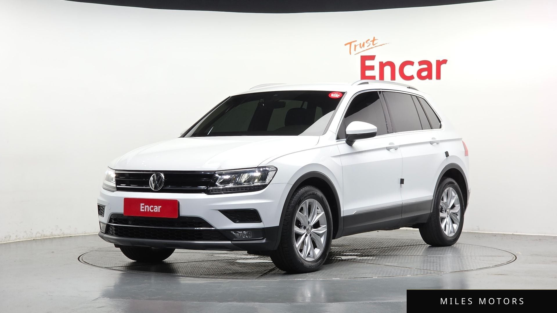 Volkswagen Tiguan 2018 — фото 1 из 12