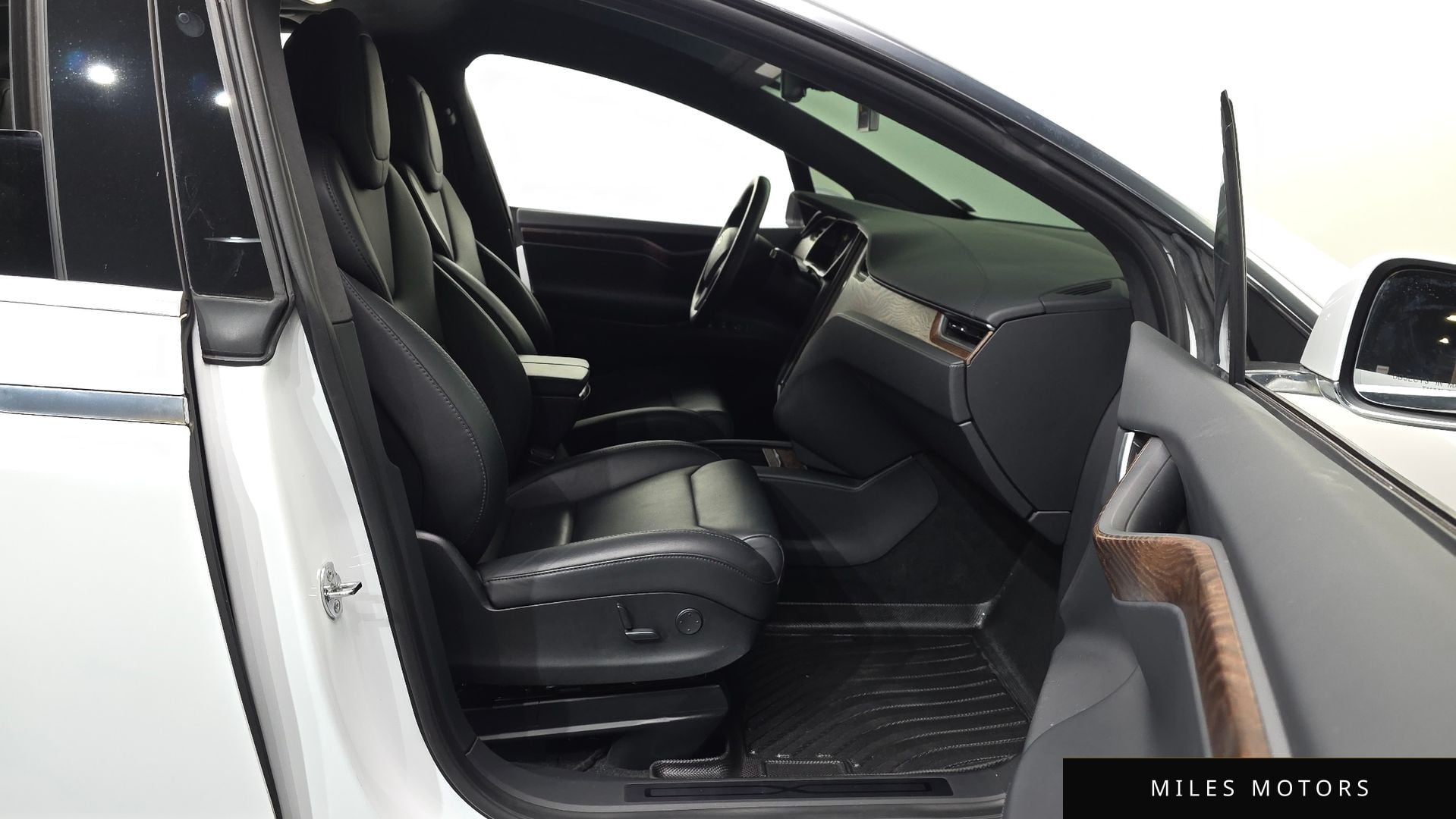 Tesla Model X 2018 — миниатюра 11