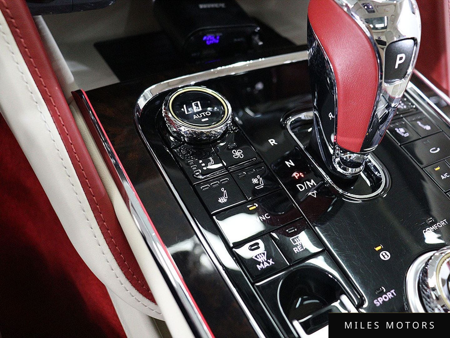 Bentley Flying Spur 2021 — миниатюра 9