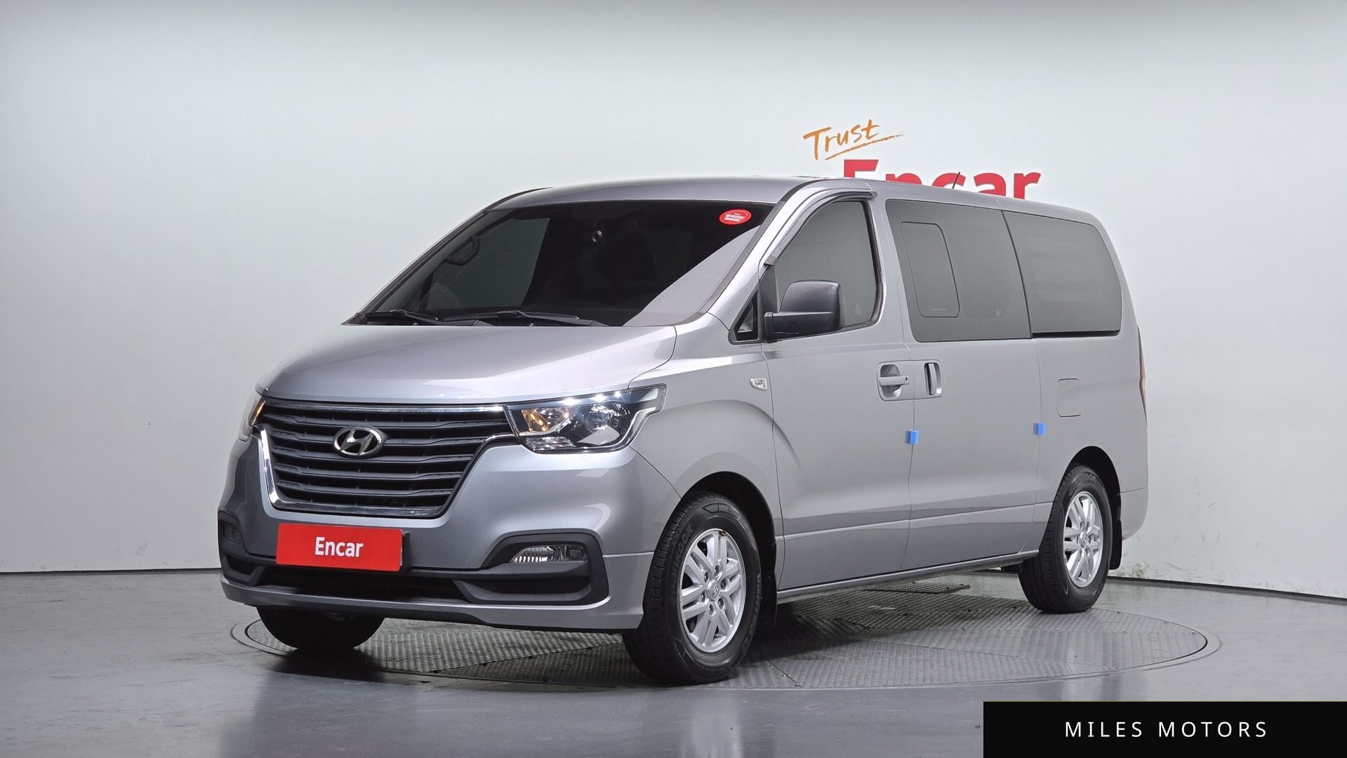 Hyundai Starex 2019 — фото 1 из 12