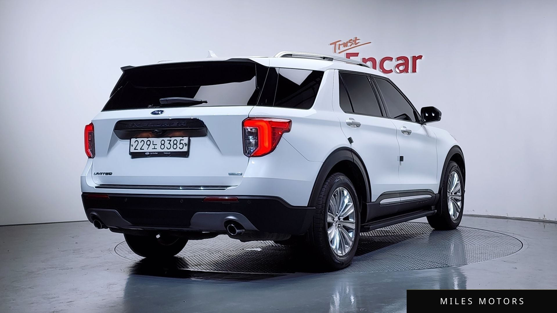 Ford Explorer 2020 — фото 1 из 12