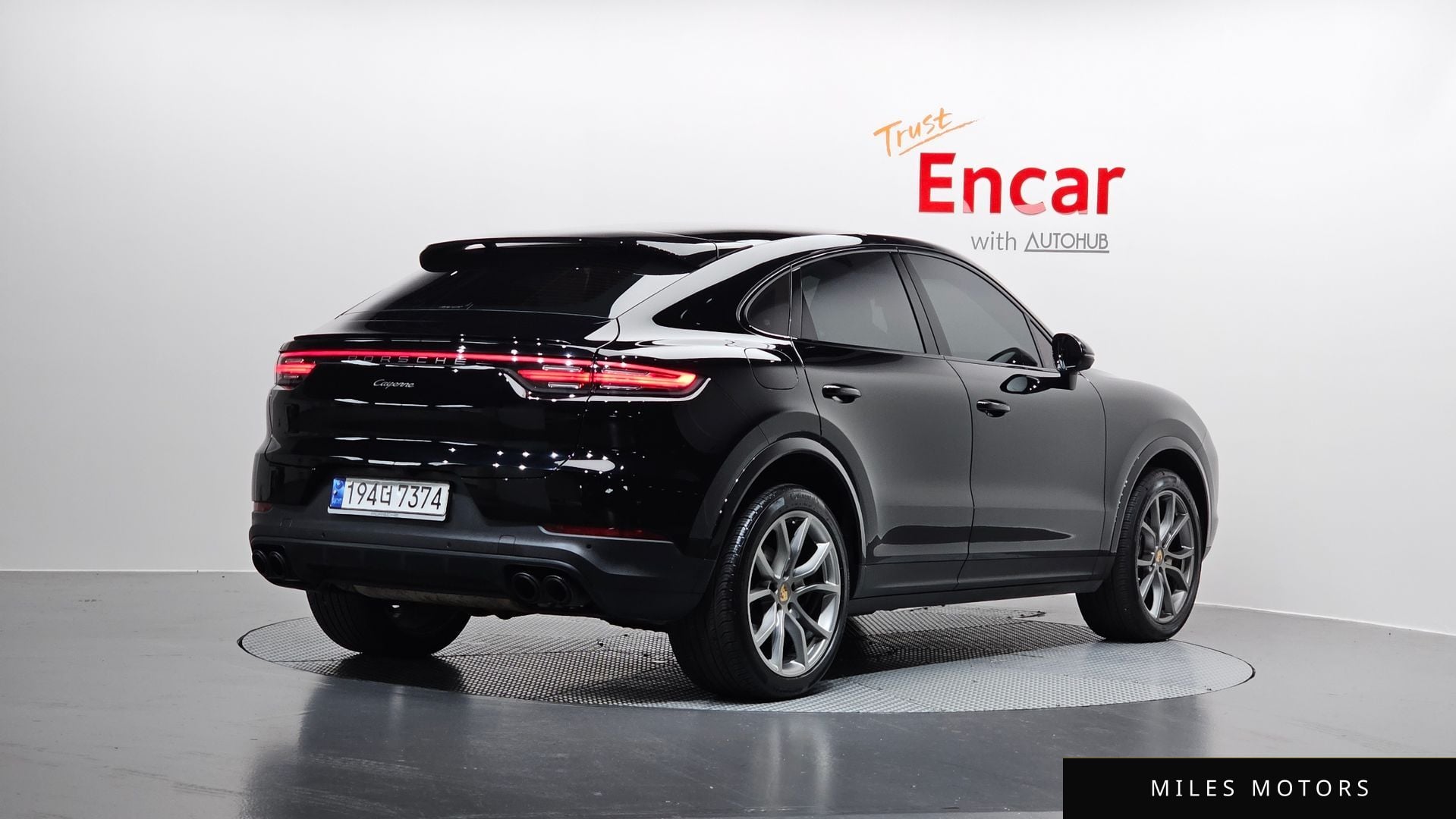 Porsche Cayenne 2023 — миниатюра 2