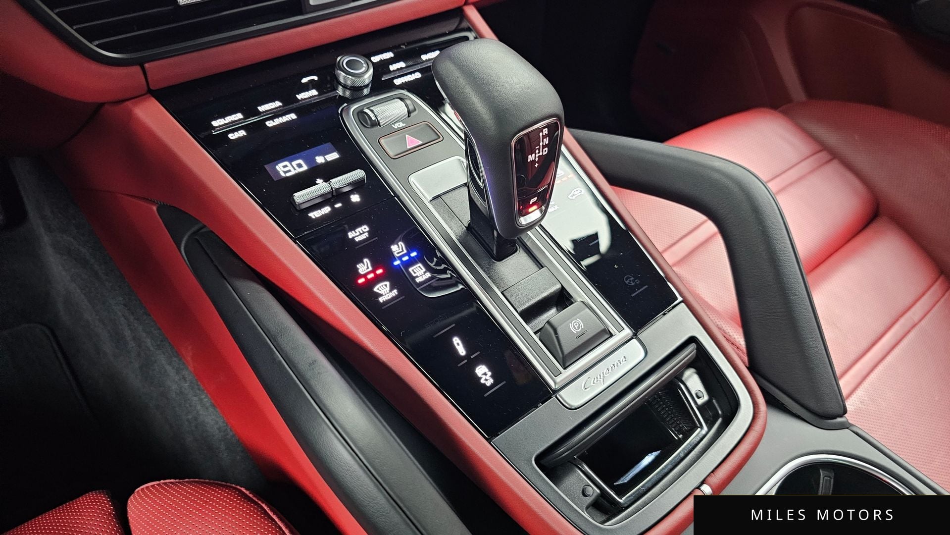 Porsche Cayenne 2023 — миниатюра 9