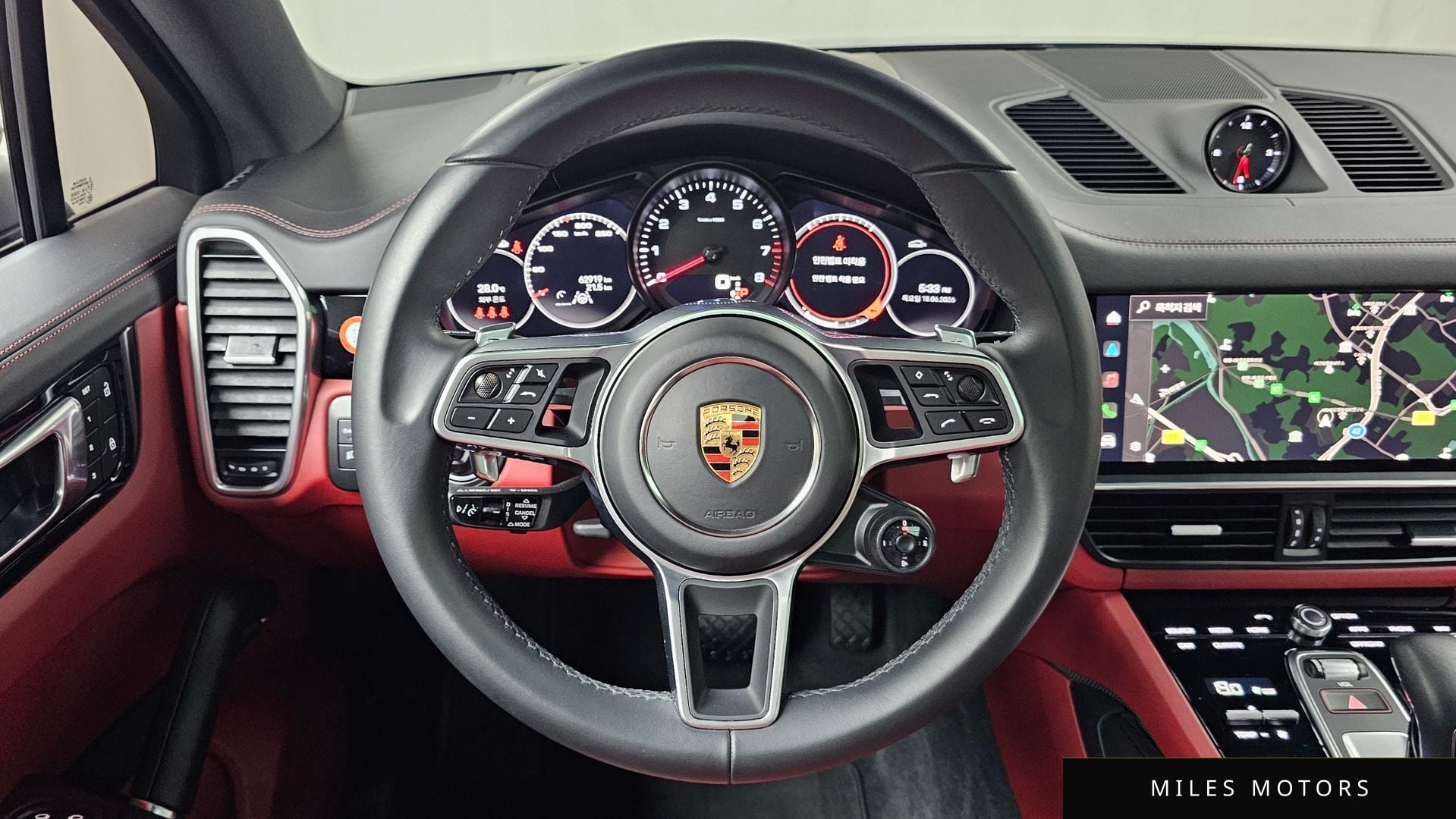Porsche Cayenne 2023 — миниатюра 12
