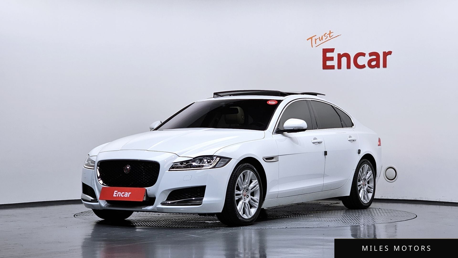 Jaguar XF (X260) 2016 — фото 1 из 12