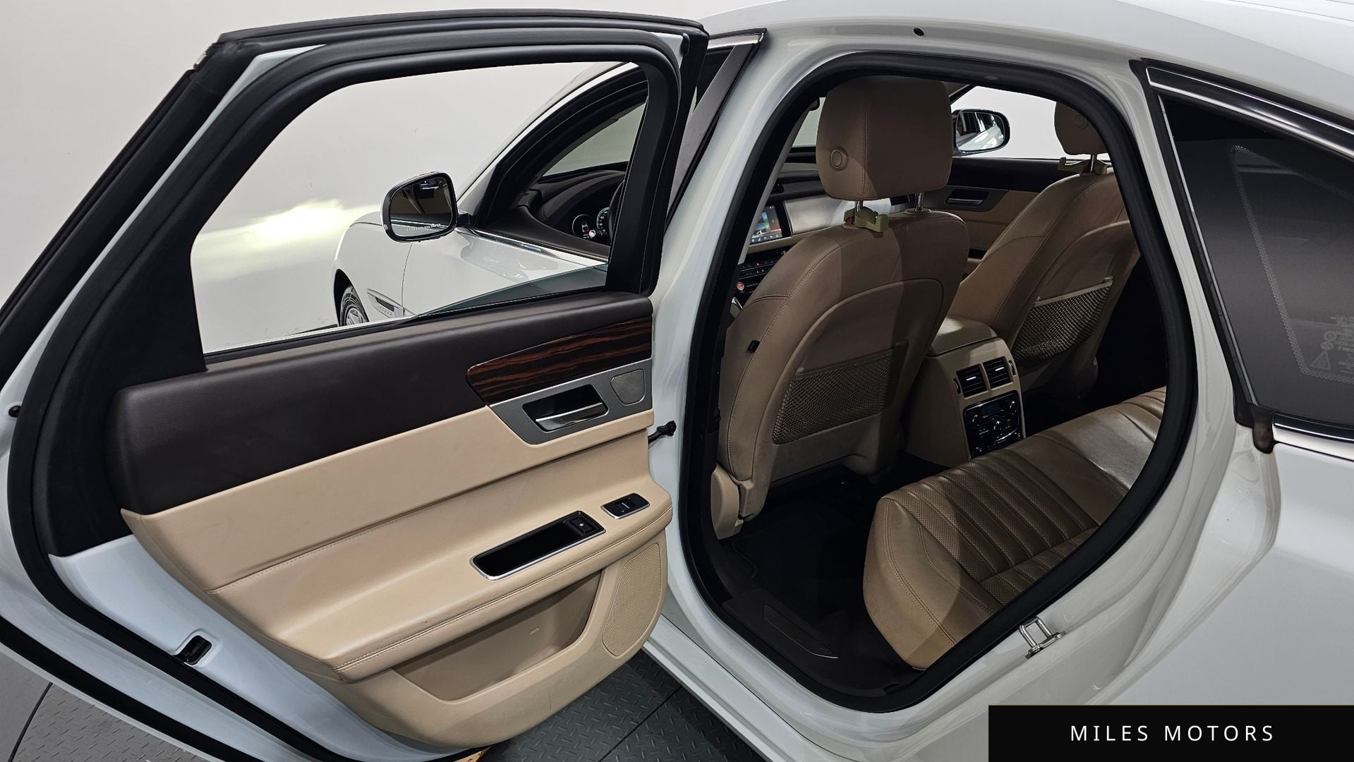 Jaguar XF (X260) 2016 — миниатюра 12