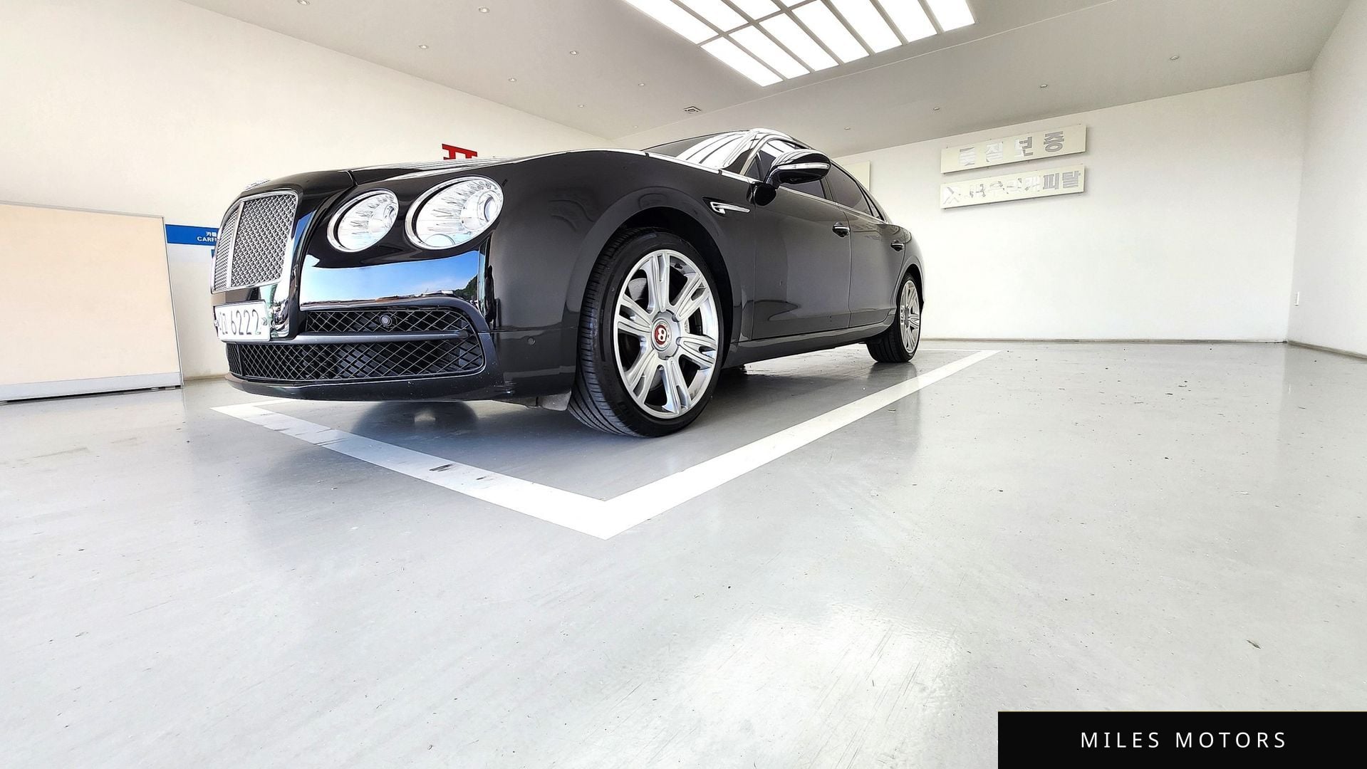 Bentley Flying Spur 2015 — миниатюра 2