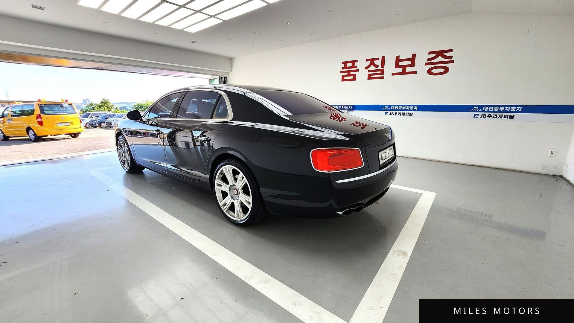 Bentley Flying Spur 2015 — миниатюра 5