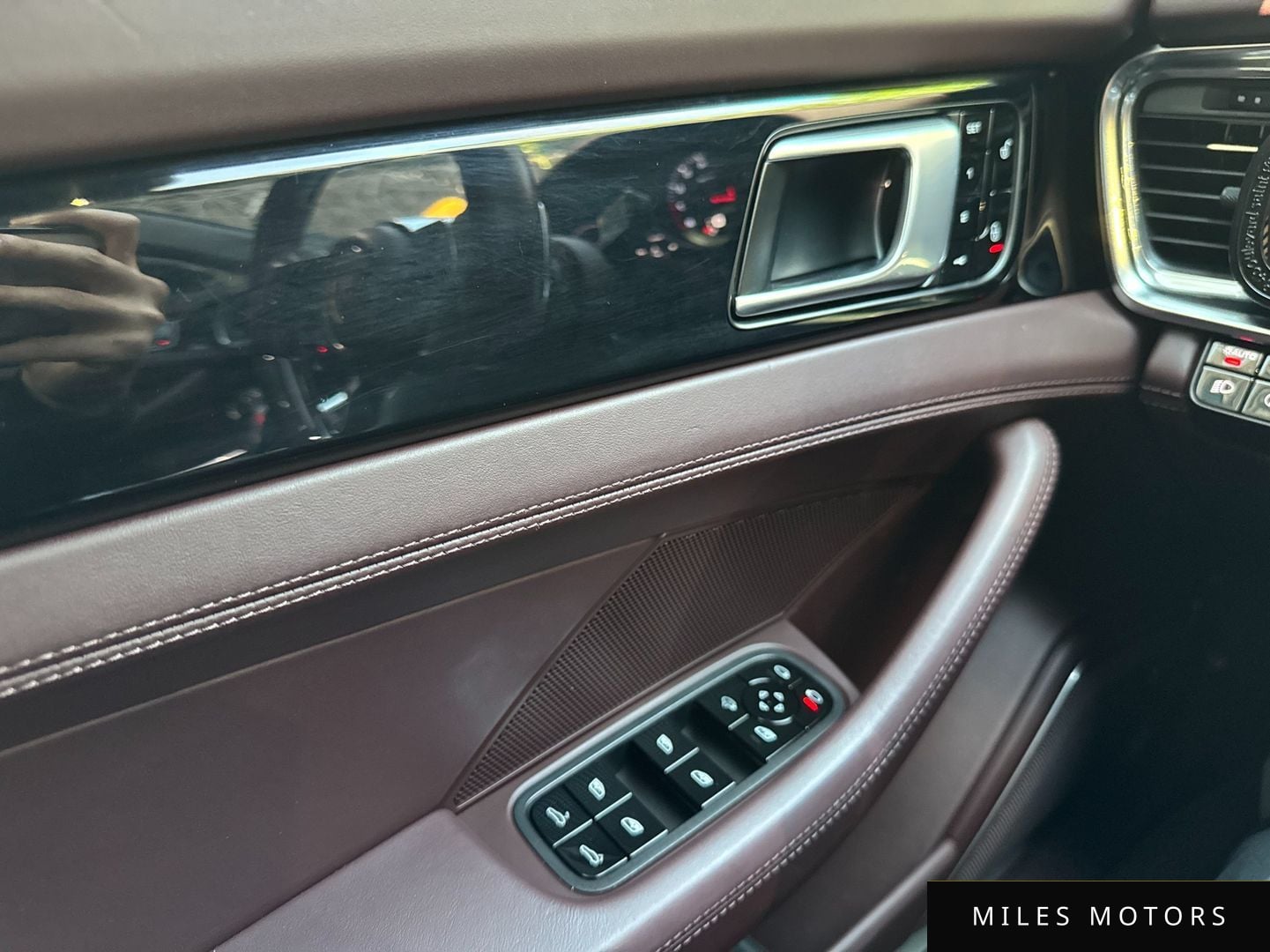 Porsche Panamera 2018 — миниатюра 12