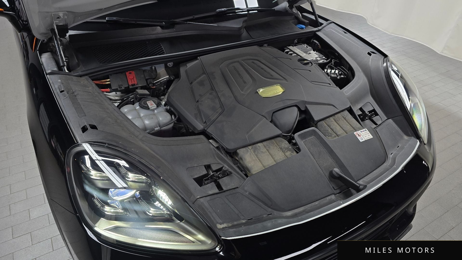 Porsche Cayenne 2023 — миниатюра 6