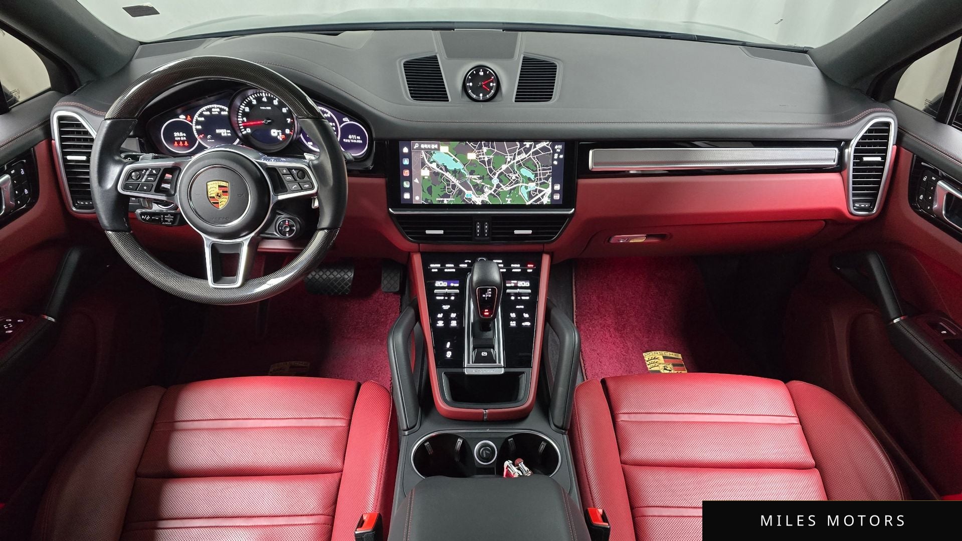 Porsche Cayenne 2023 — миниатюра 10