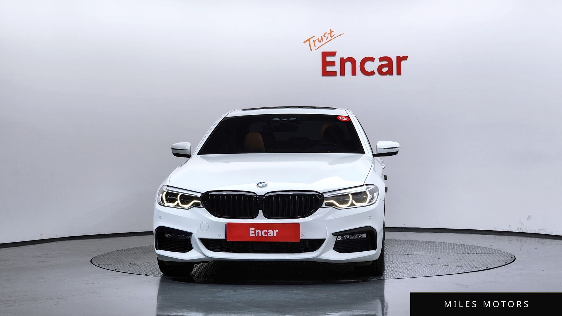 BMW 5 Series (G30) 2018 — миниатюра 3