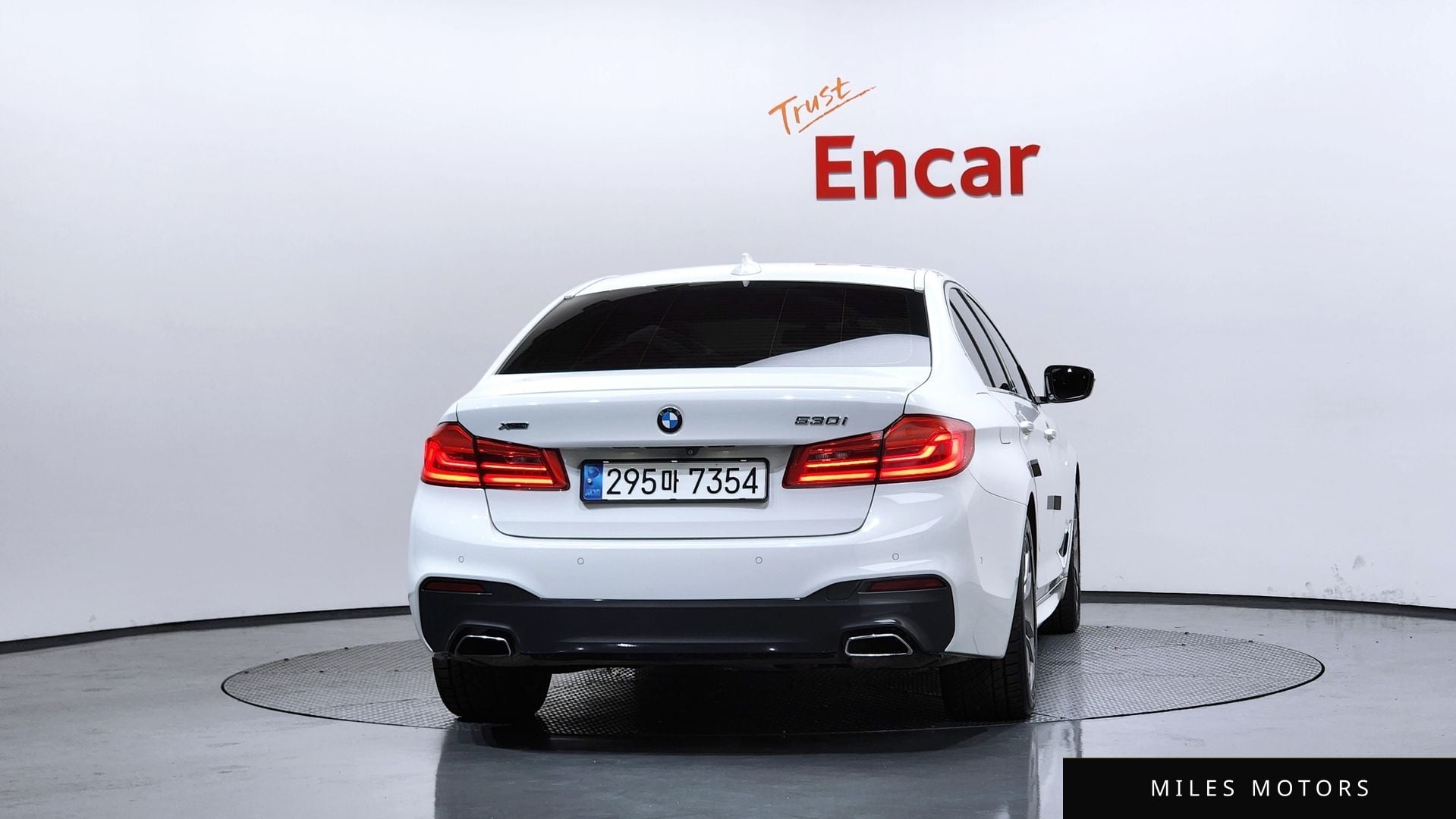 BMW 5 Series (G30) 2018 — миниатюра 4