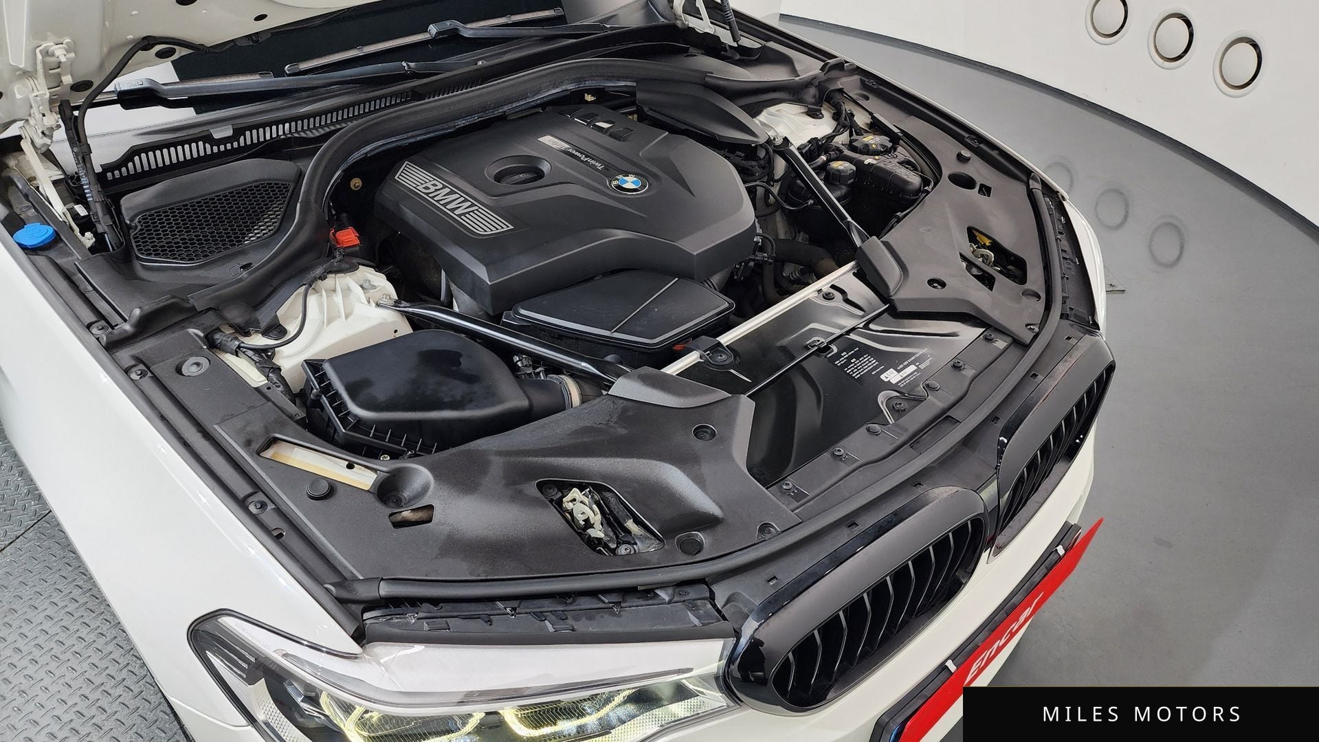 BMW 5 Series (G30) 2018 — миниатюра 6