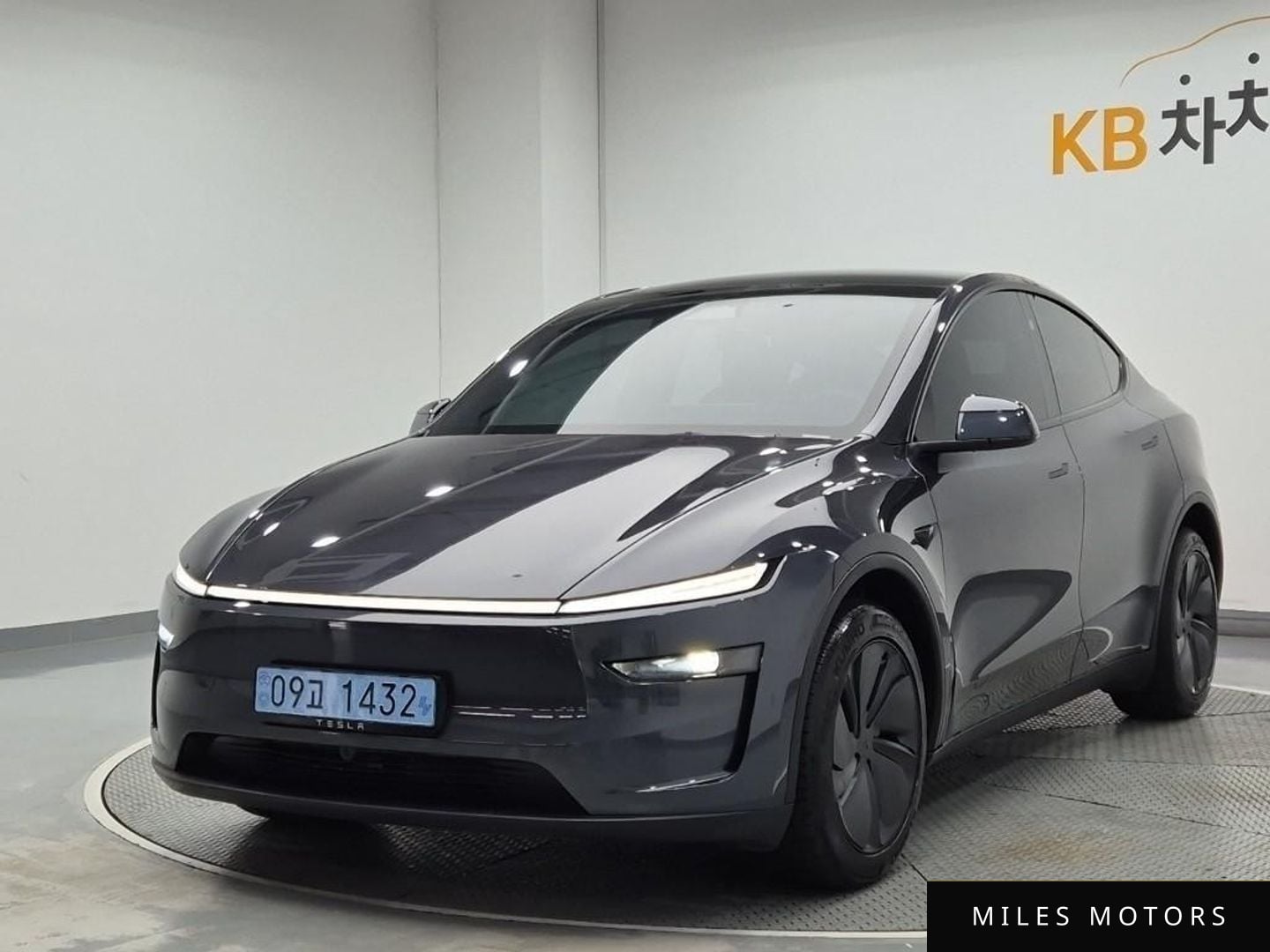 Tesla Model Y 2026 — фото 1 из 12