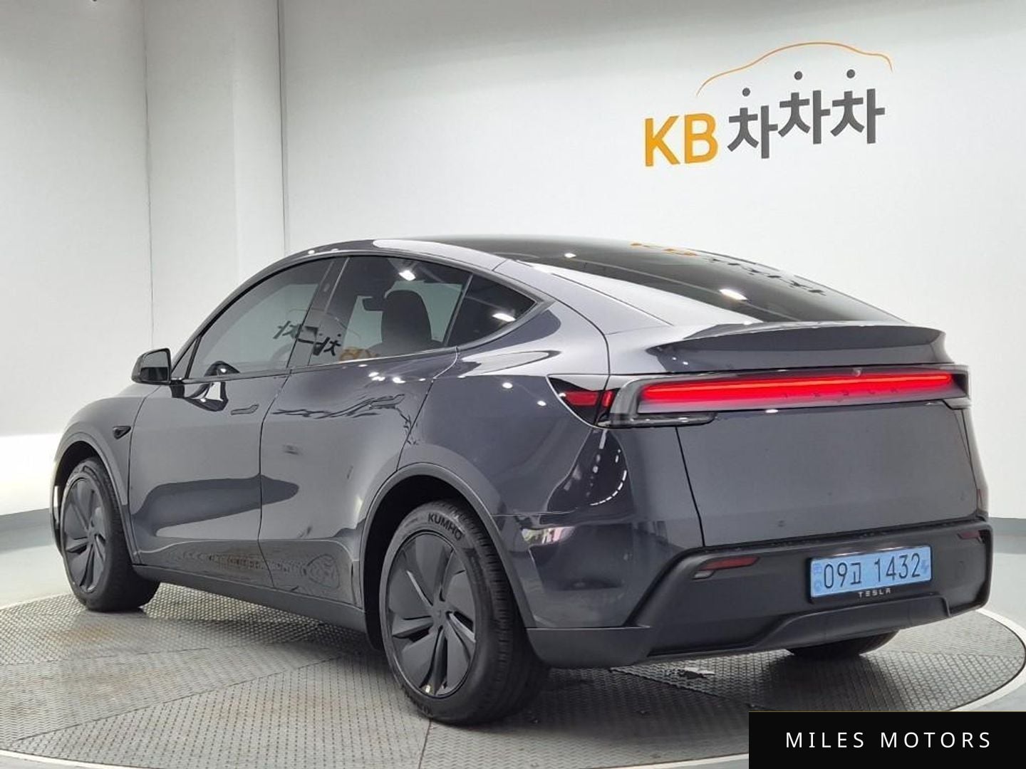 Tesla Model Y 2026 — миниатюра 2