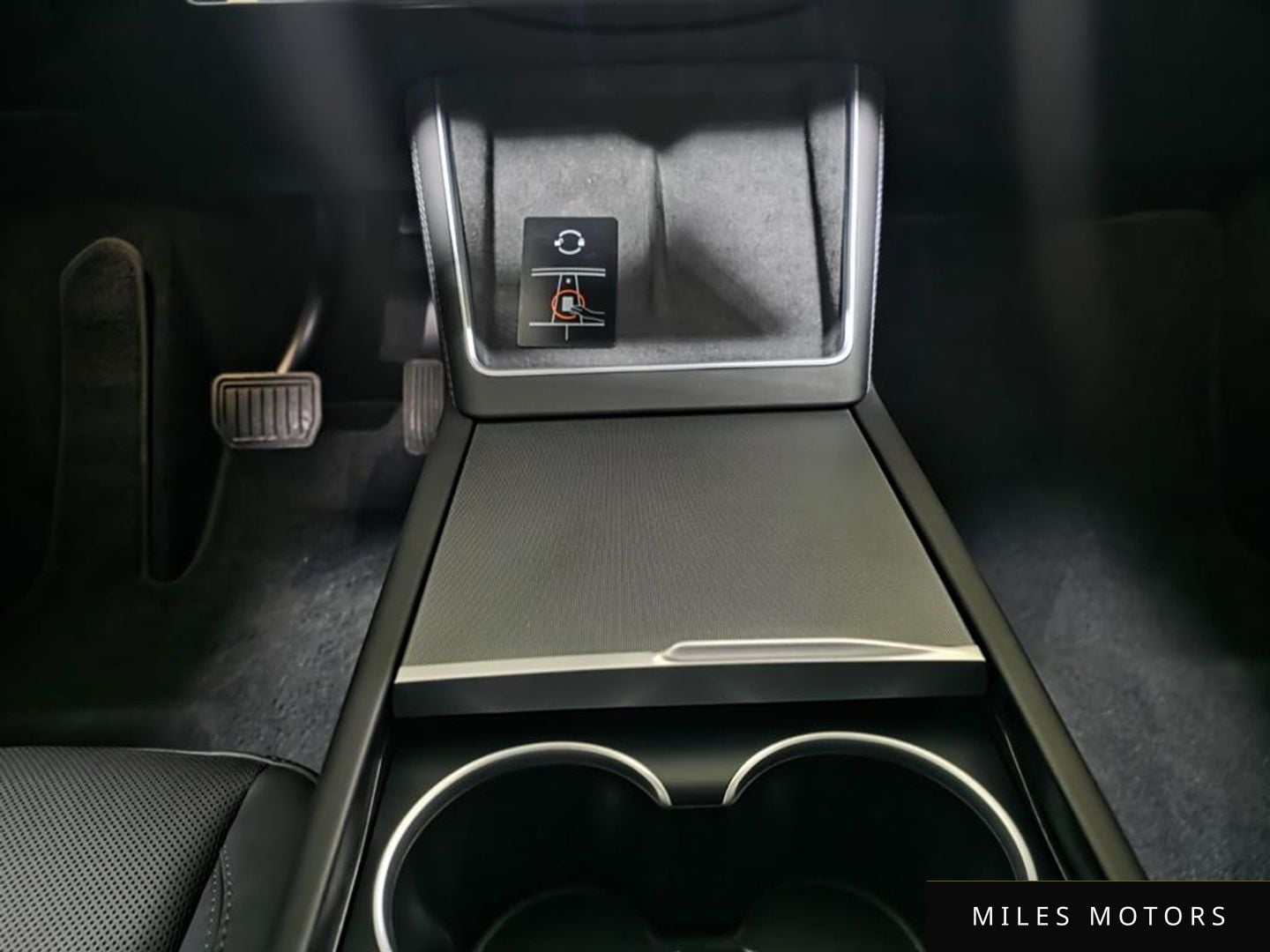 Tesla Model Y 2026 — миниатюра 11