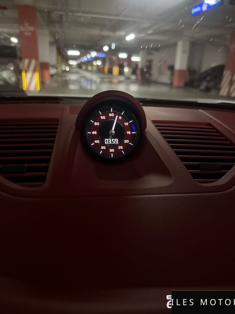 Porsche 911 (992) 2024 — миниатюра 4