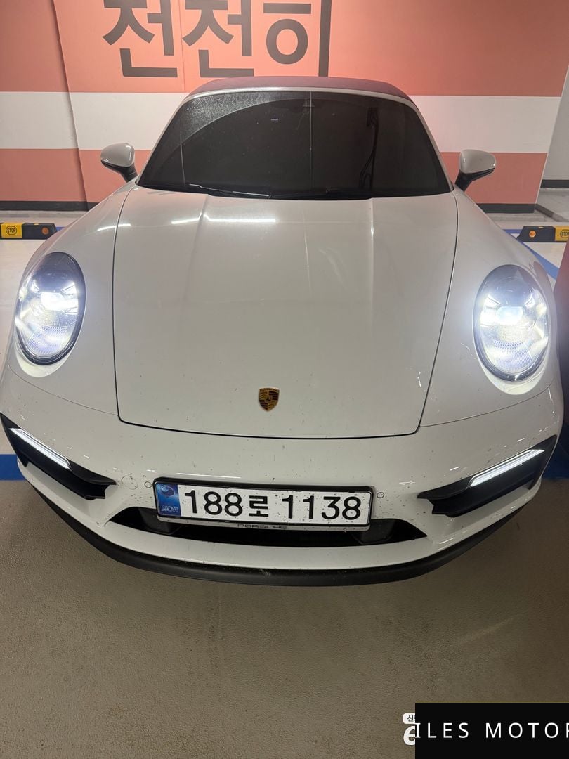 Porsche 911 (992) 2024 — миниатюра 6