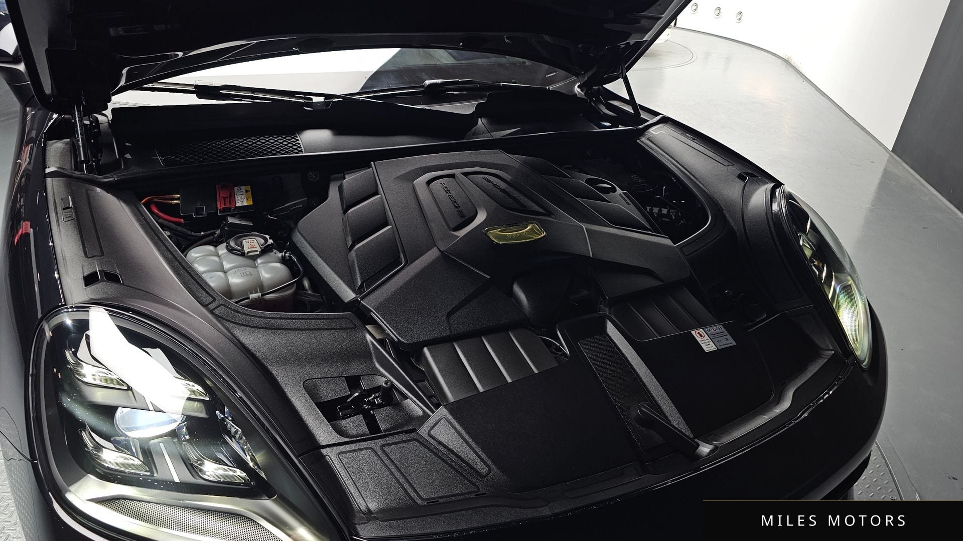Porsche Cayenne 2022 — миниатюра 6
