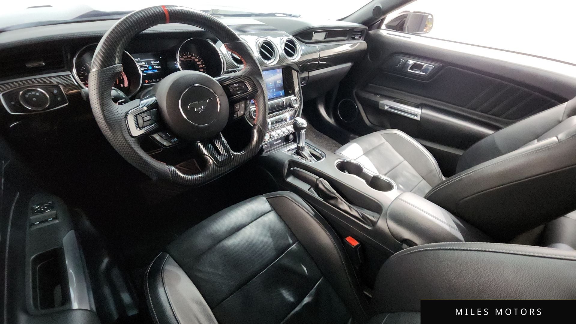 Ford Mustang 2017 — миниатюра 10