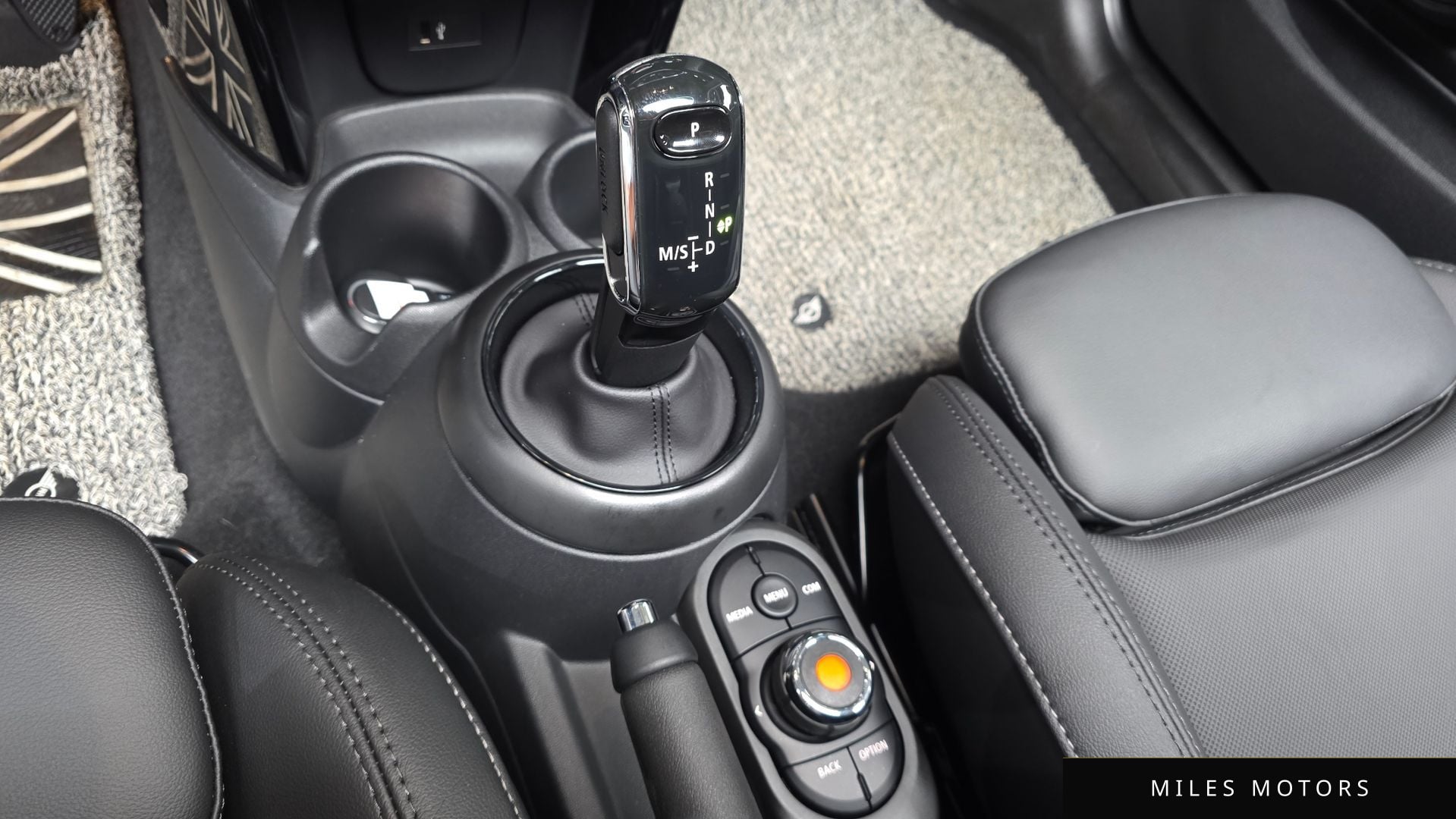 MINI Cooper 2022 — миниатюра 12