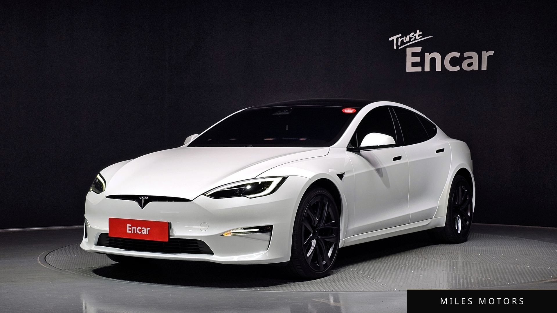 Tesla Model S 2023 — фото 1 из 12