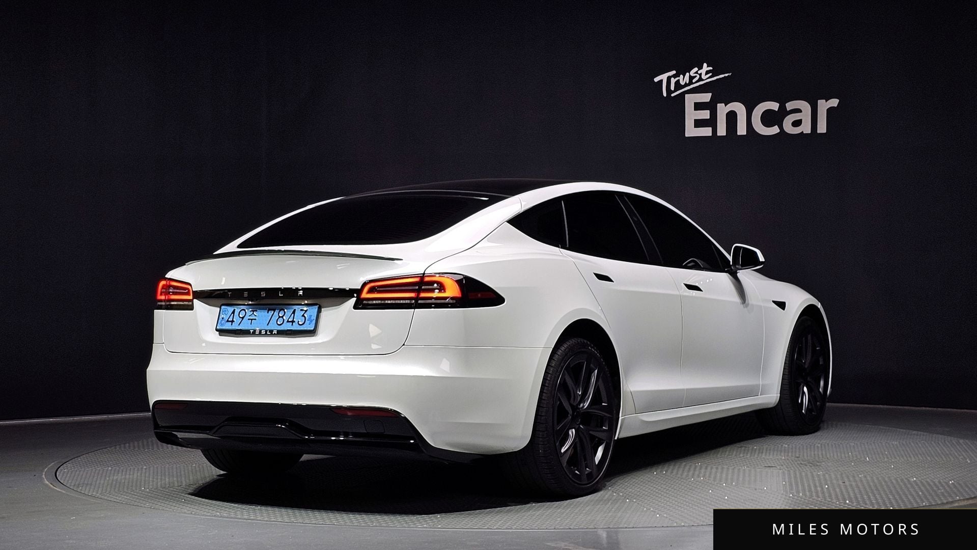 Tesla Model S 2023 — миниатюра 2
