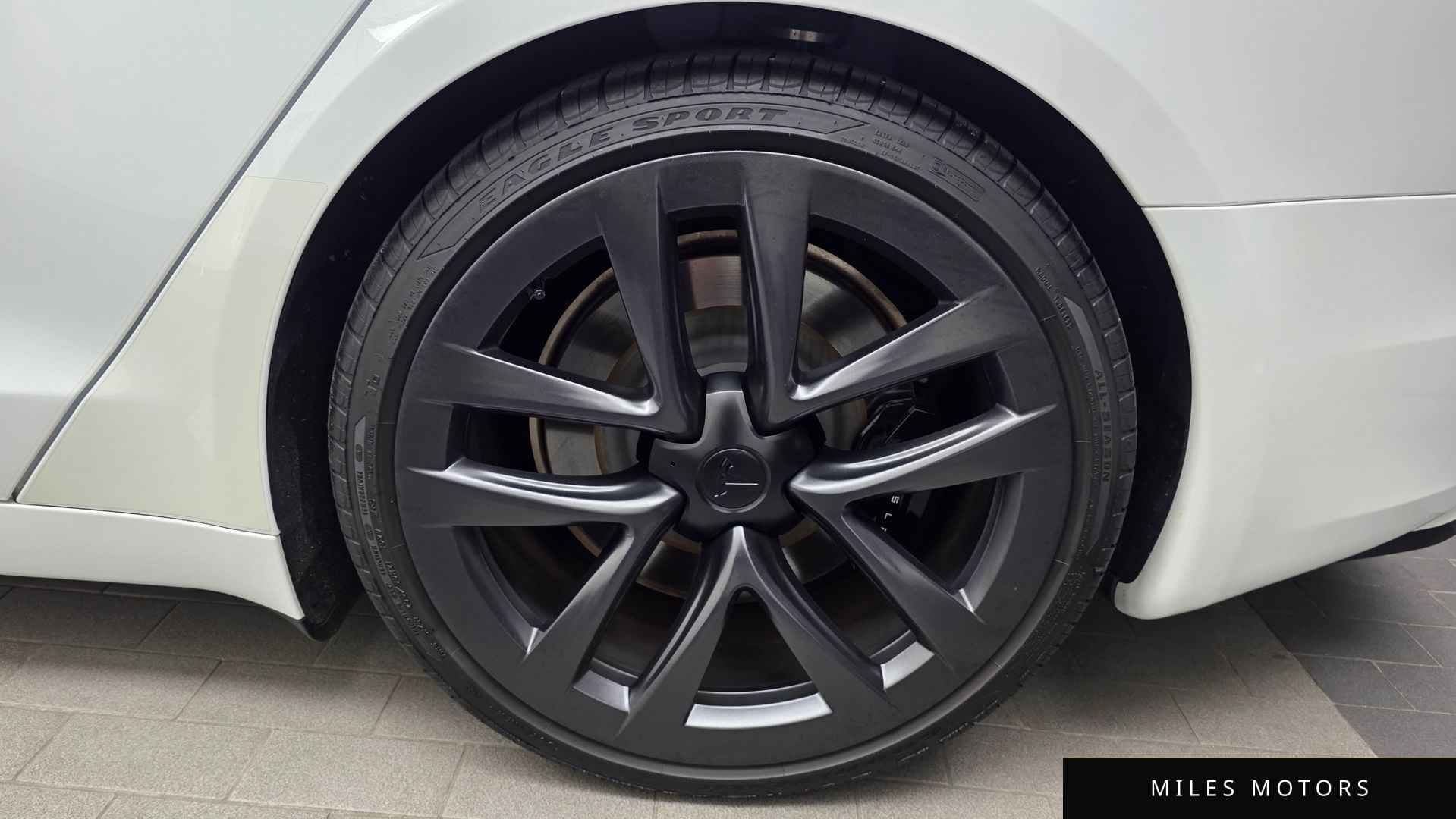 Tesla Model S 2023 — миниатюра 7