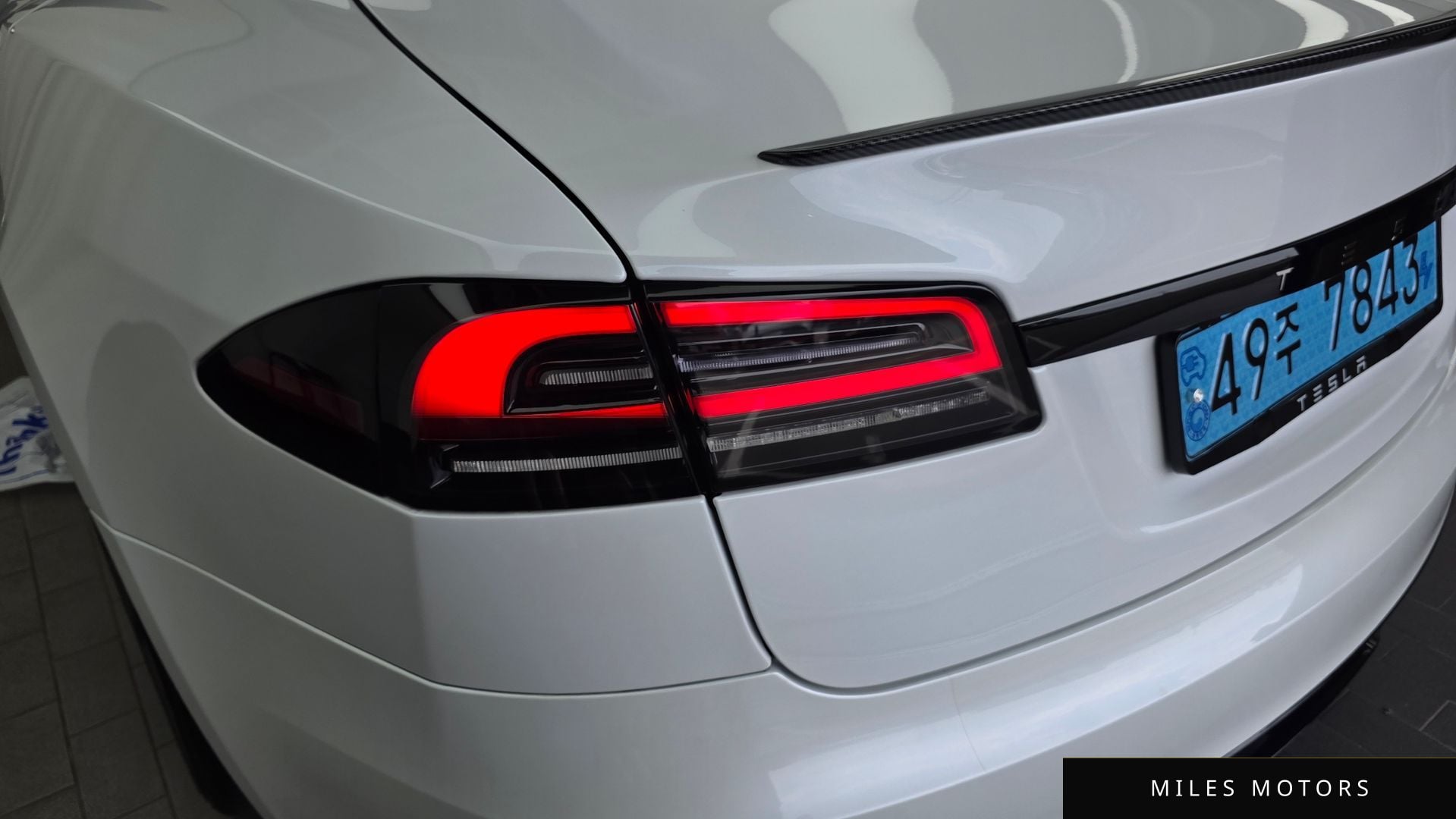 Tesla Model S 2023 — миниатюра 9