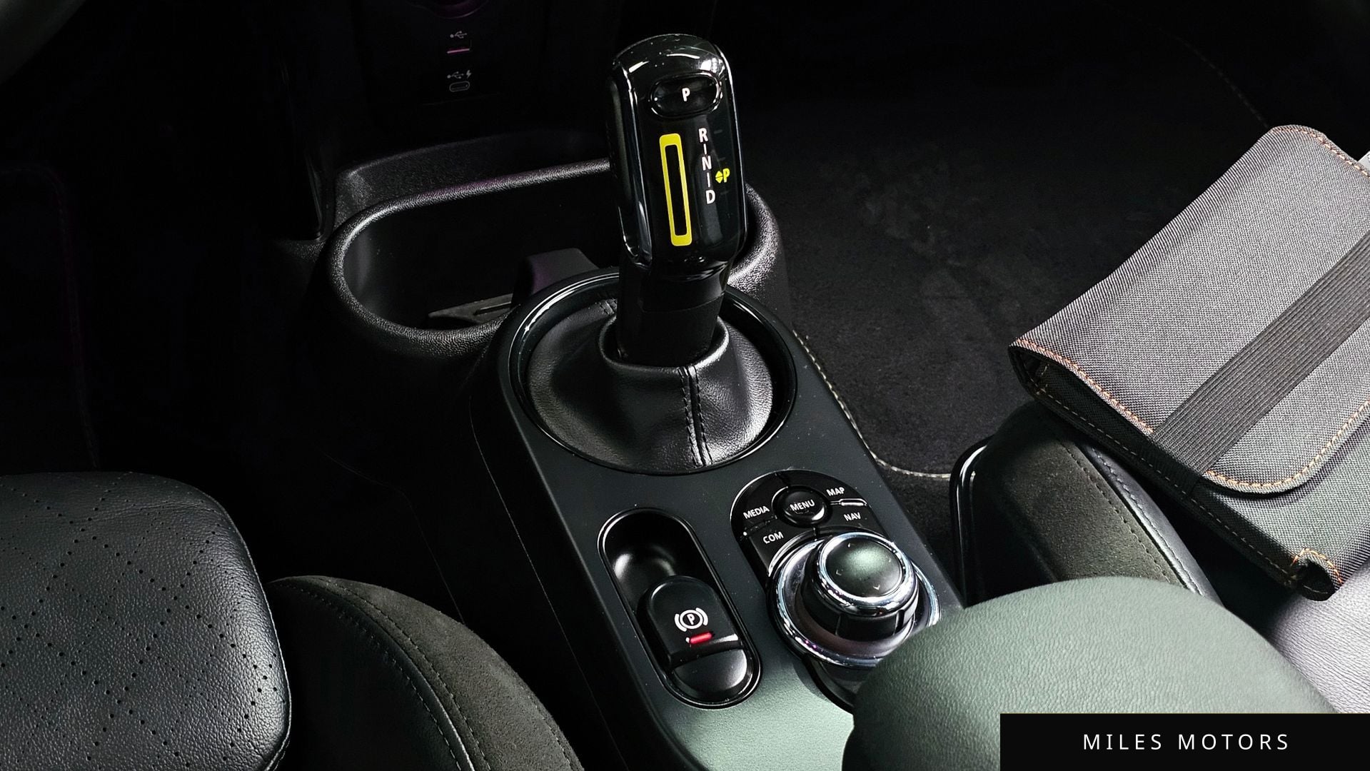 MINI Cooper 2022 — миниатюра 11