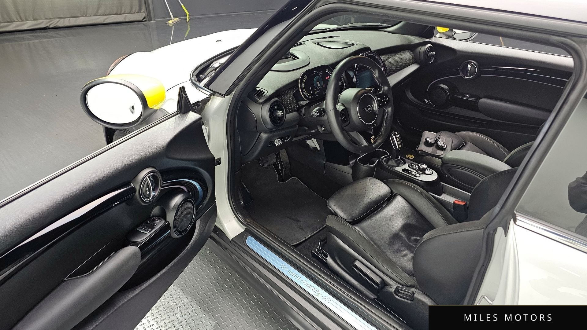 MINI Cooper 2022 — миниатюра 12