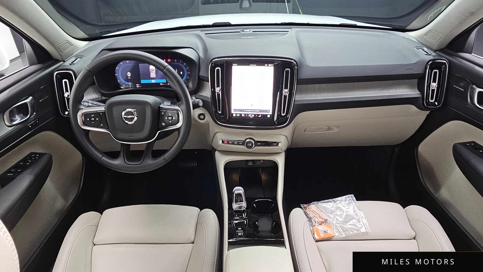 Volvo XC40 2025 — миниатюра 7