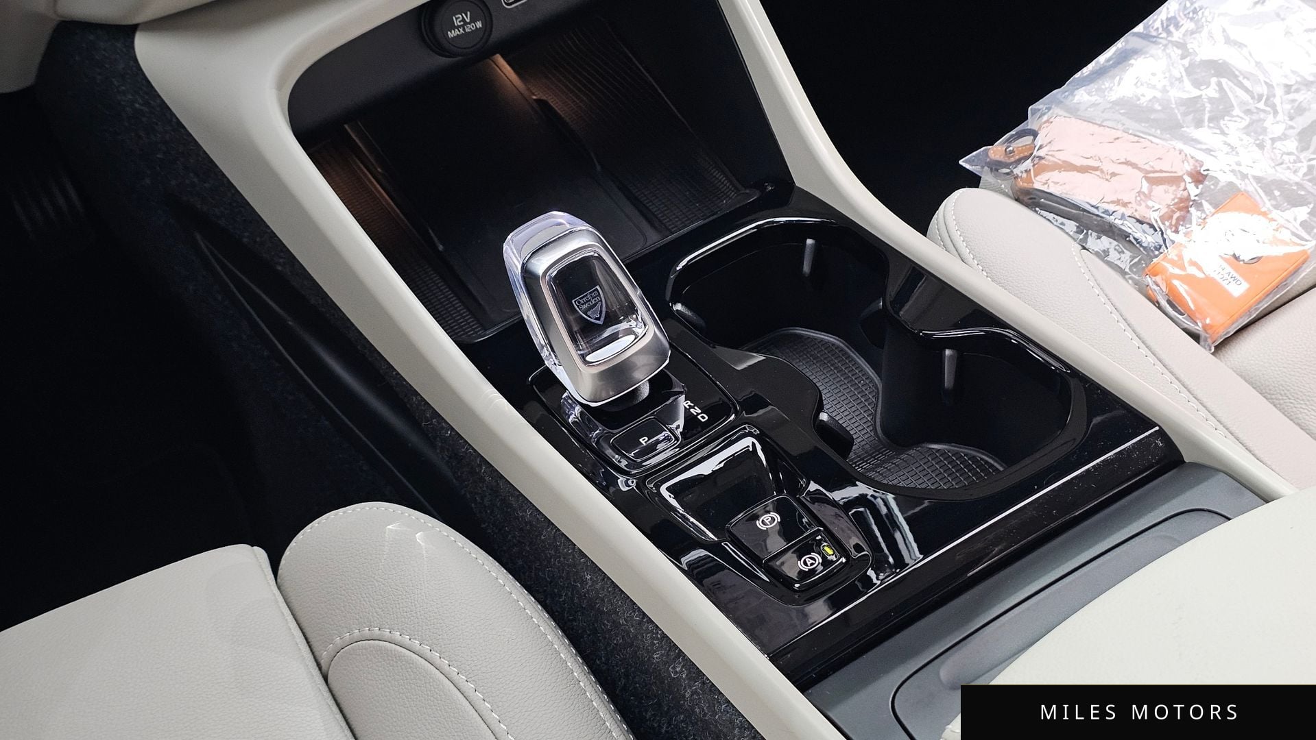 Volvo XC40 2025 — миниатюра 9