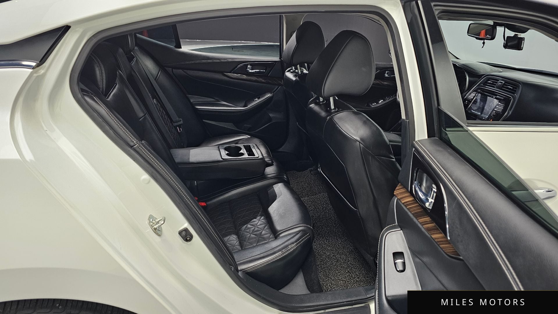 Nissan Maxima 2018 — миниатюра 11