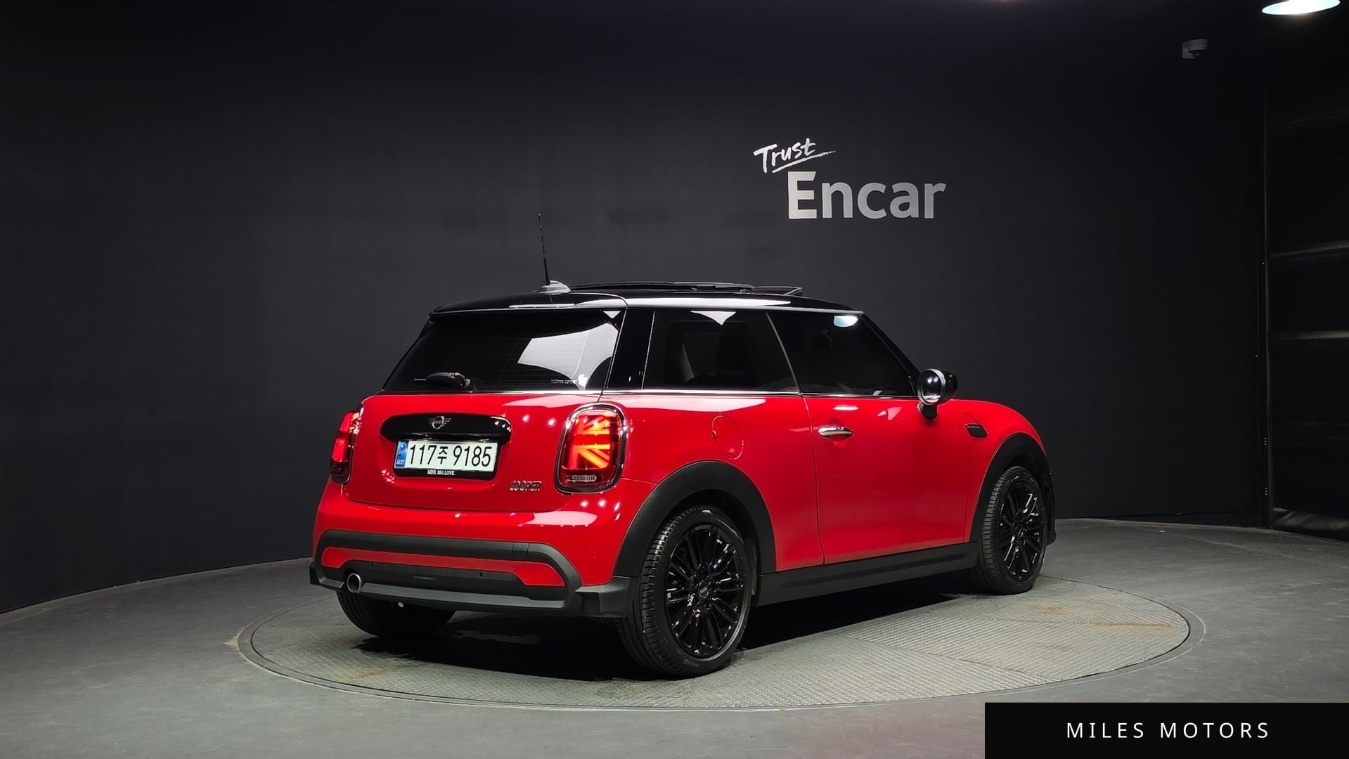 MINI Cooper 2024 — фото 1 из 12
