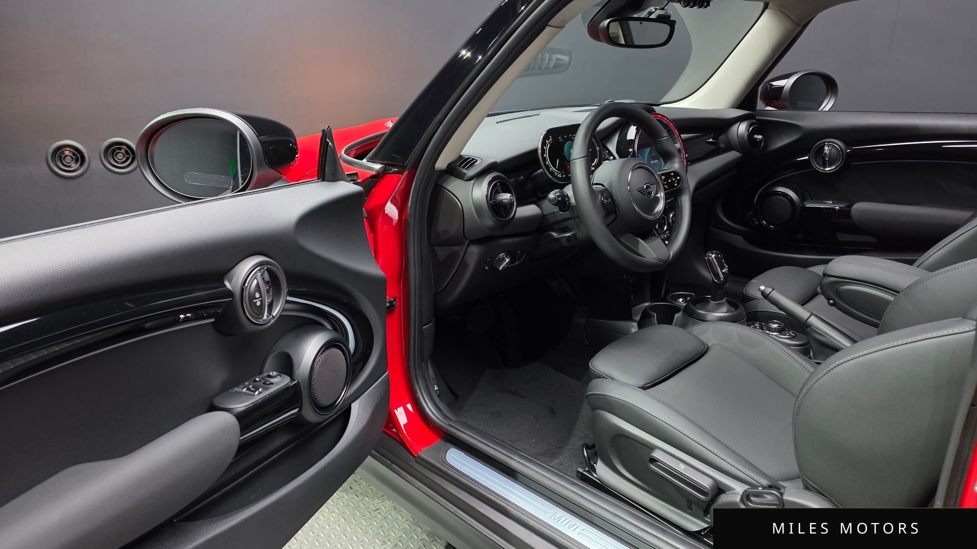 MINI Cooper 2024 — миниатюра 12
