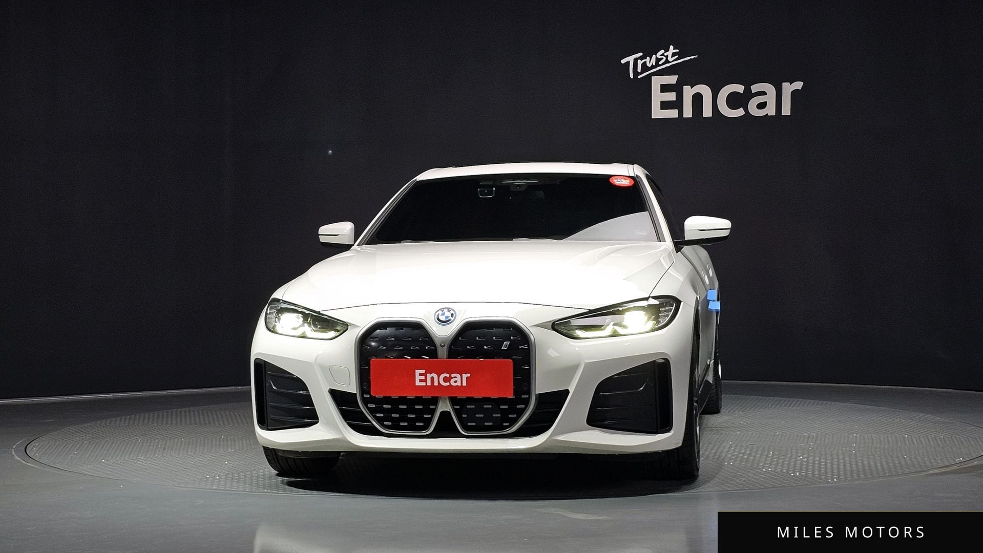 BMW i4 2022 — миниатюра 3