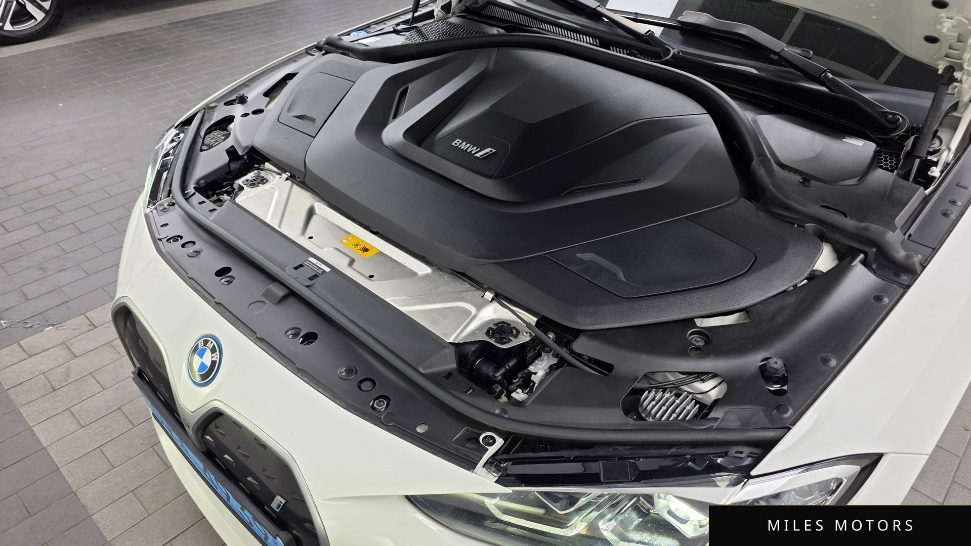 BMW i4 2022 — миниатюра 6