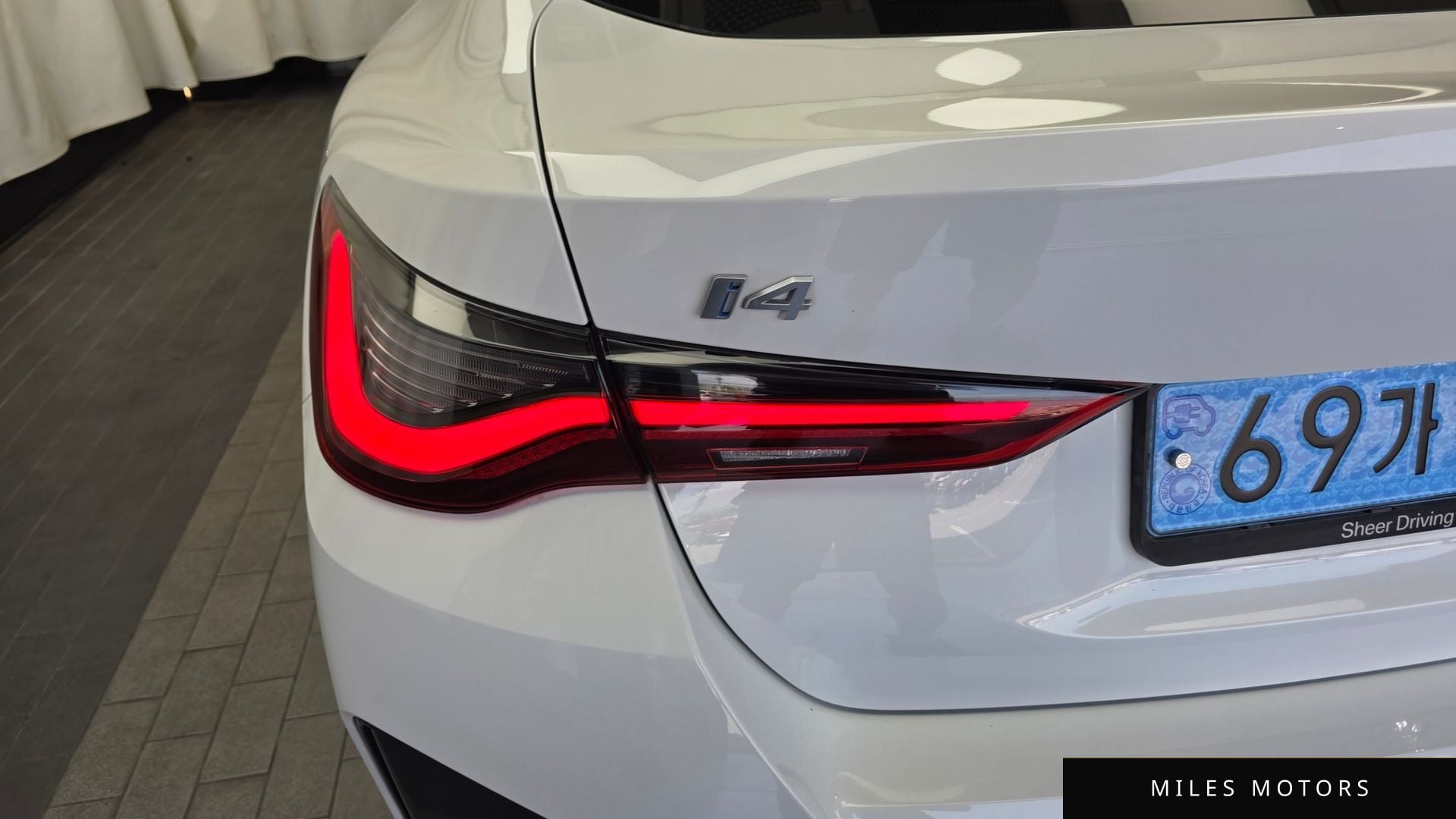 BMW i4 2022 — миниатюра 9