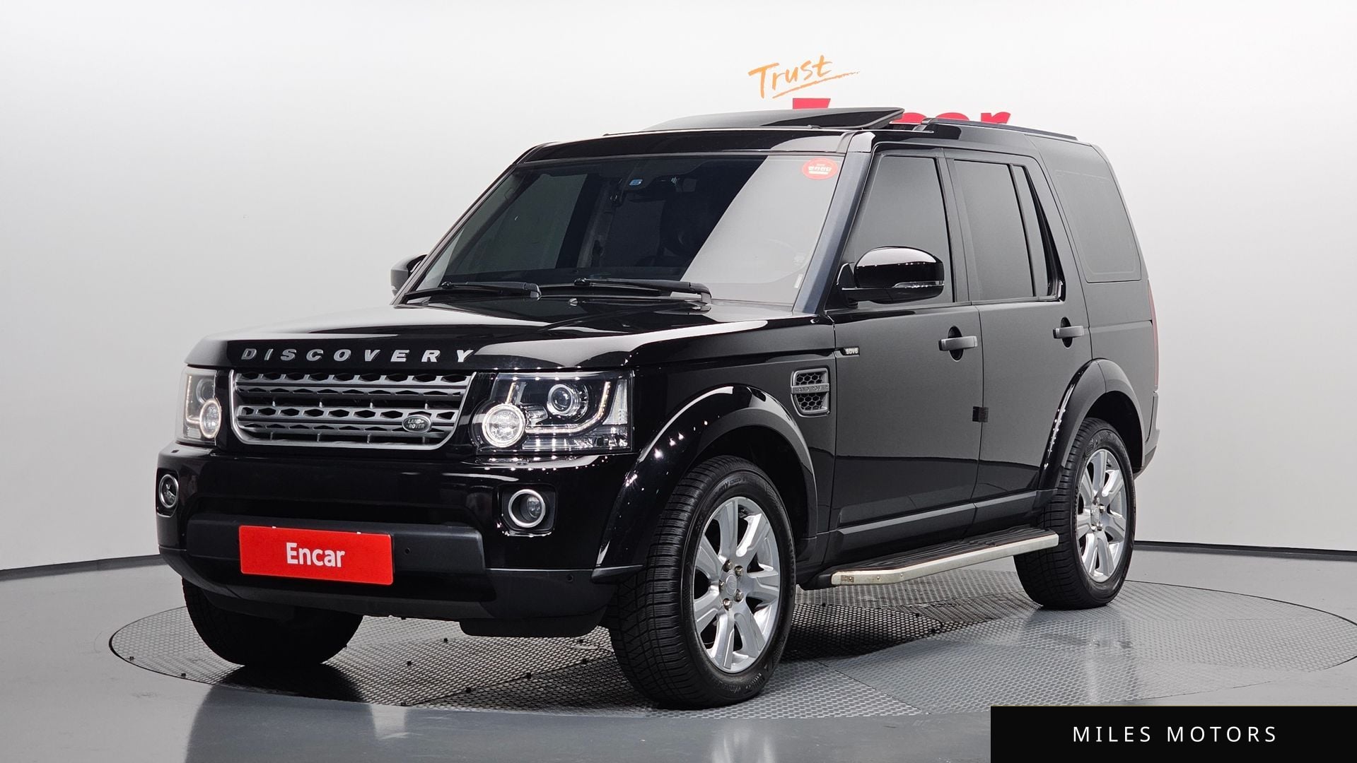 Land Rover Discovery 2015 — фото 1 из 12