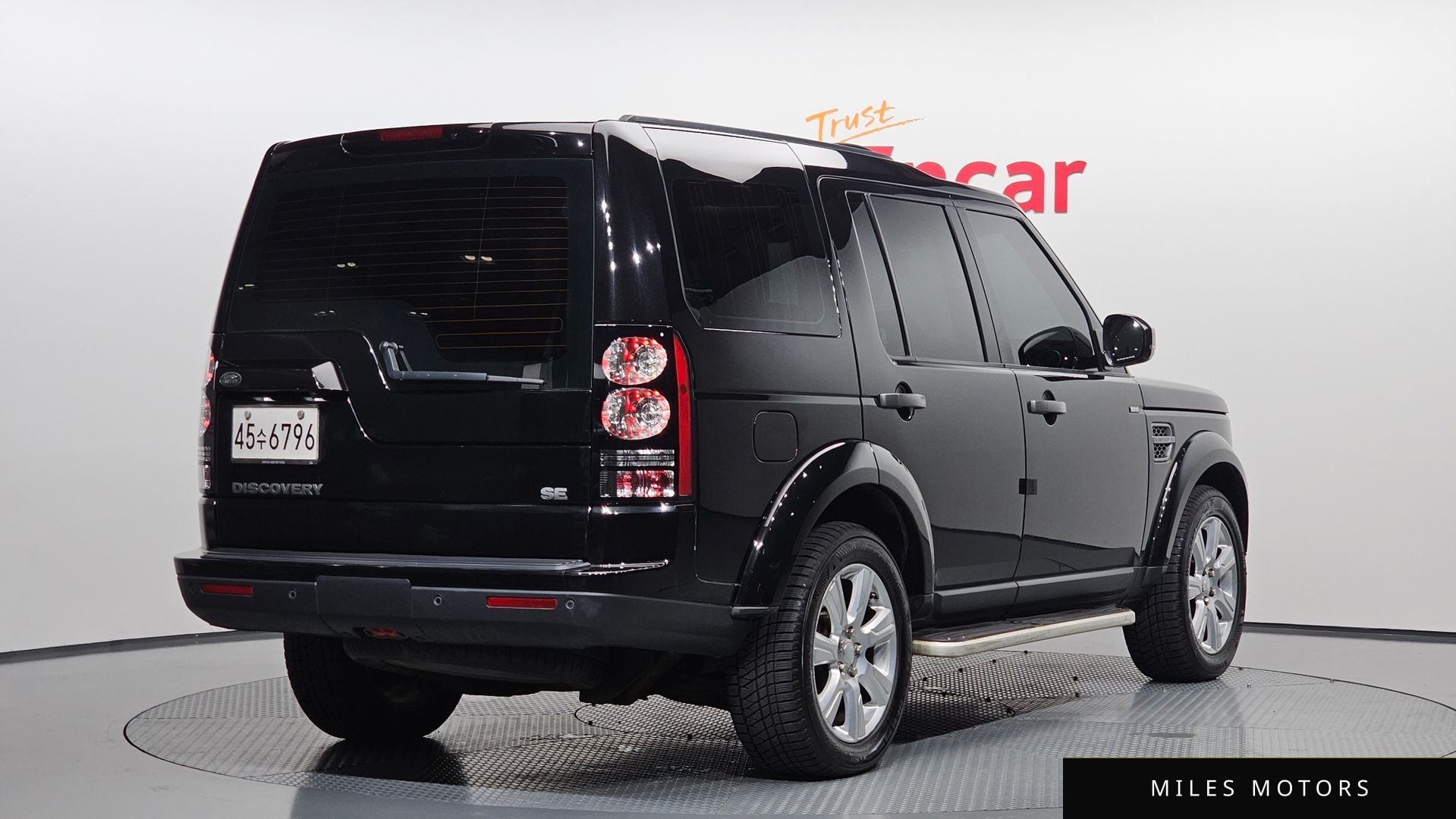 Land Rover Discovery 2015 — миниатюра 2