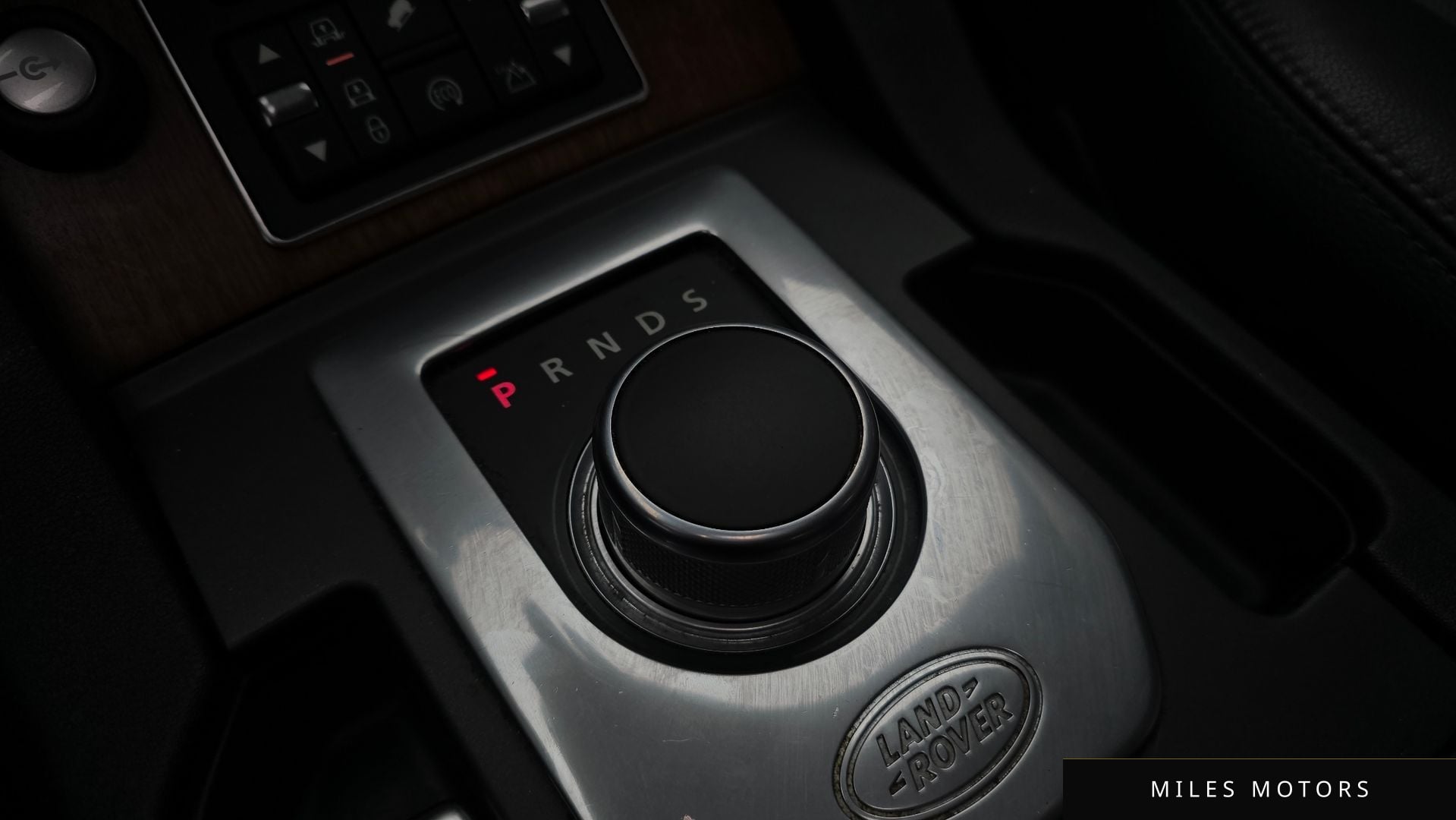 Land Rover Discovery 2015 — миниатюра 9