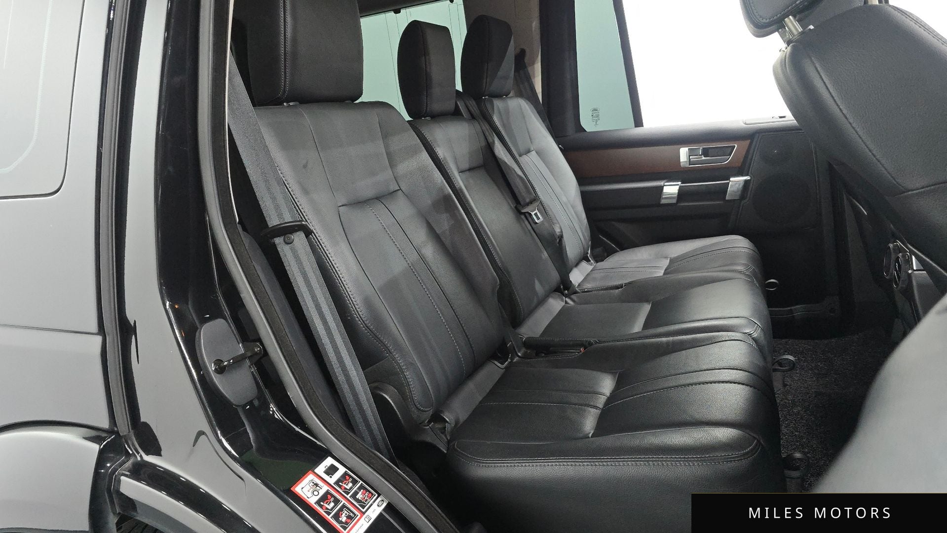 Land Rover Discovery 2015 — миниатюра 11
