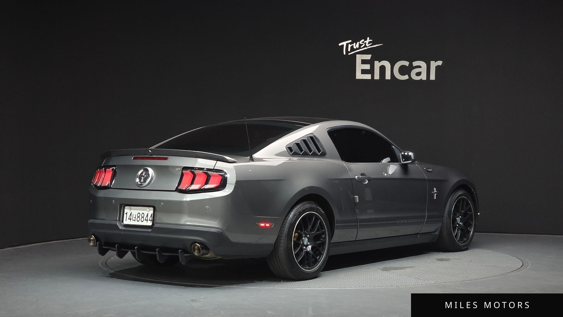 Ford Mustang 2011 — миниатюра 2