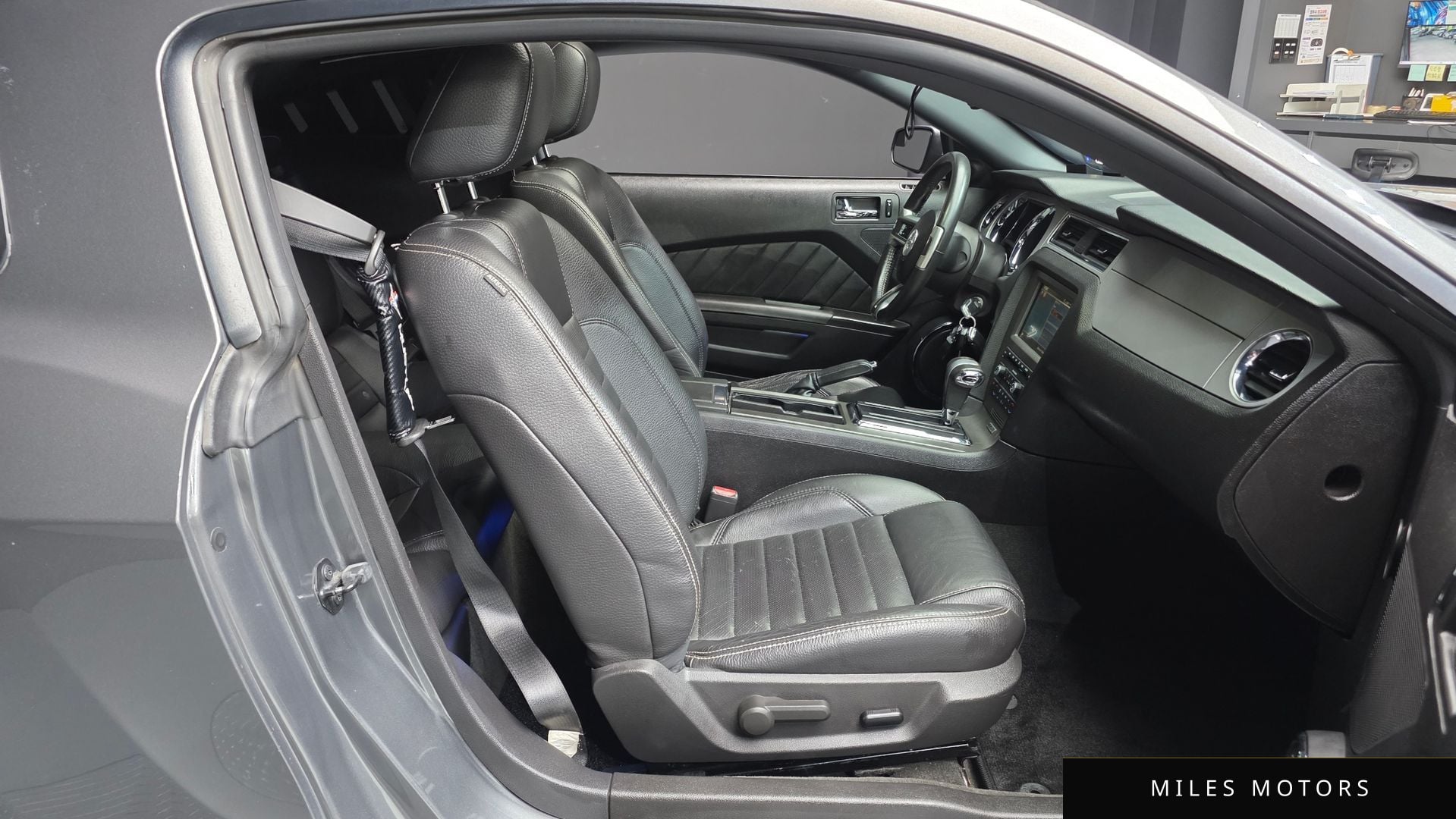 Ford Mustang 2011 — миниатюра 12