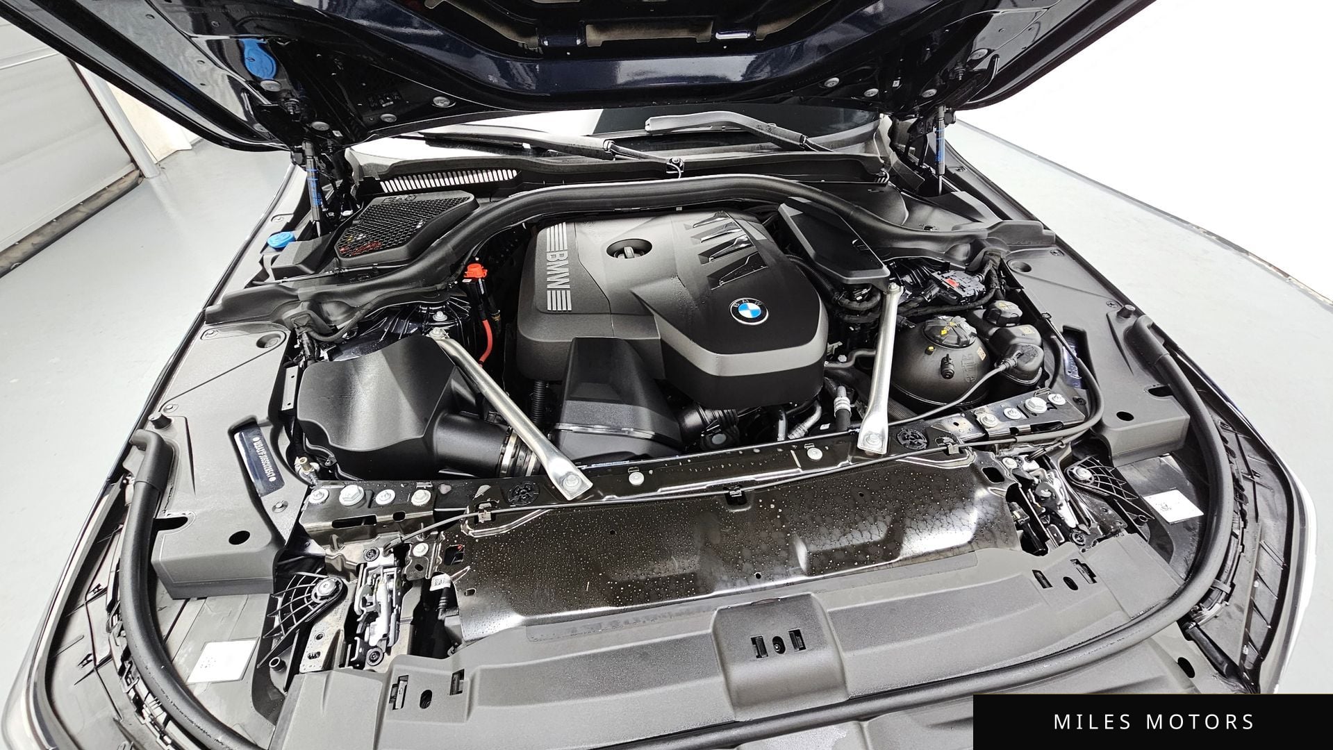 BMW 5 Series (G60) 2025 — миниатюра 6
