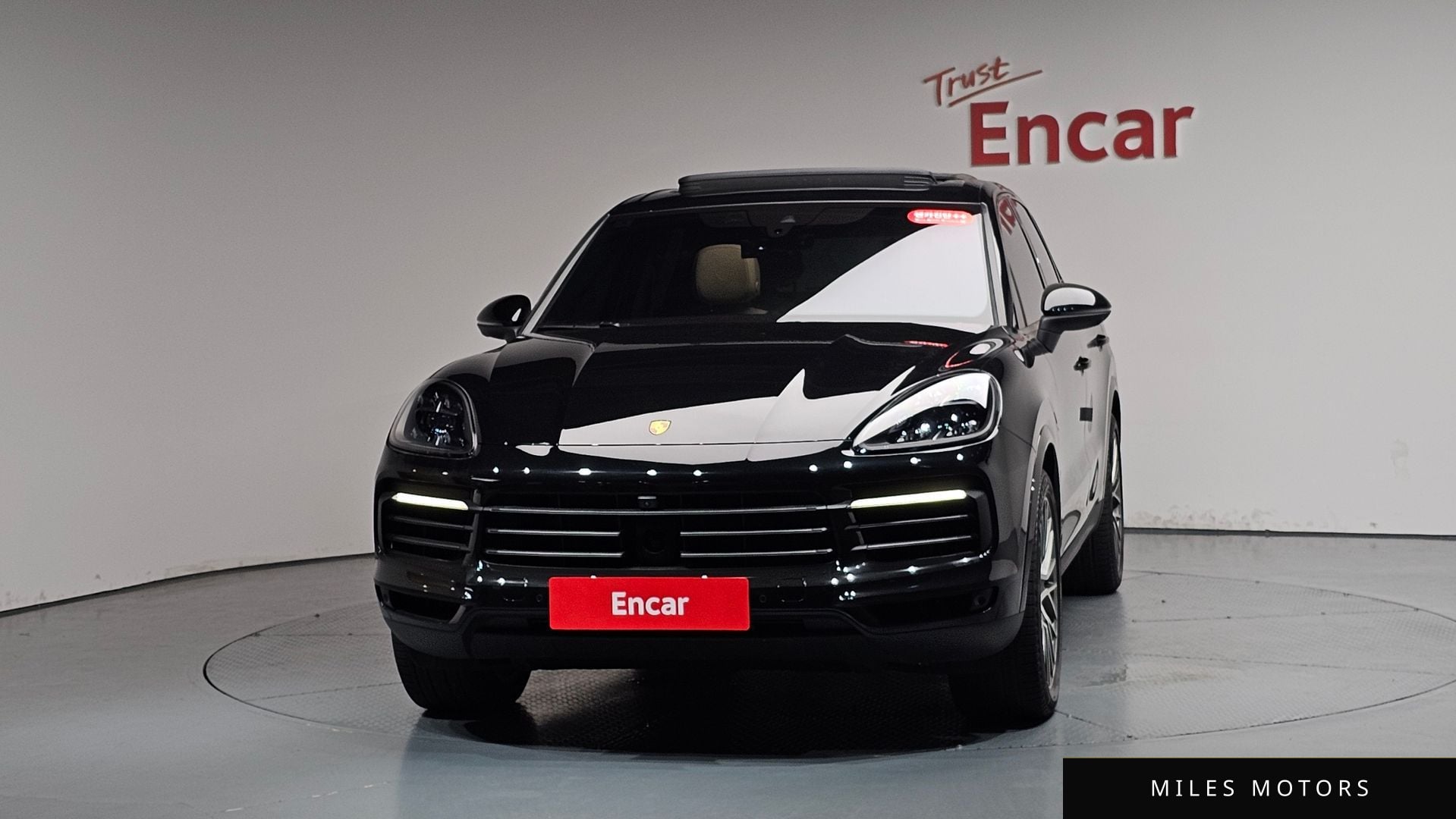 Porsche Cayenne 2023 — миниатюра 2